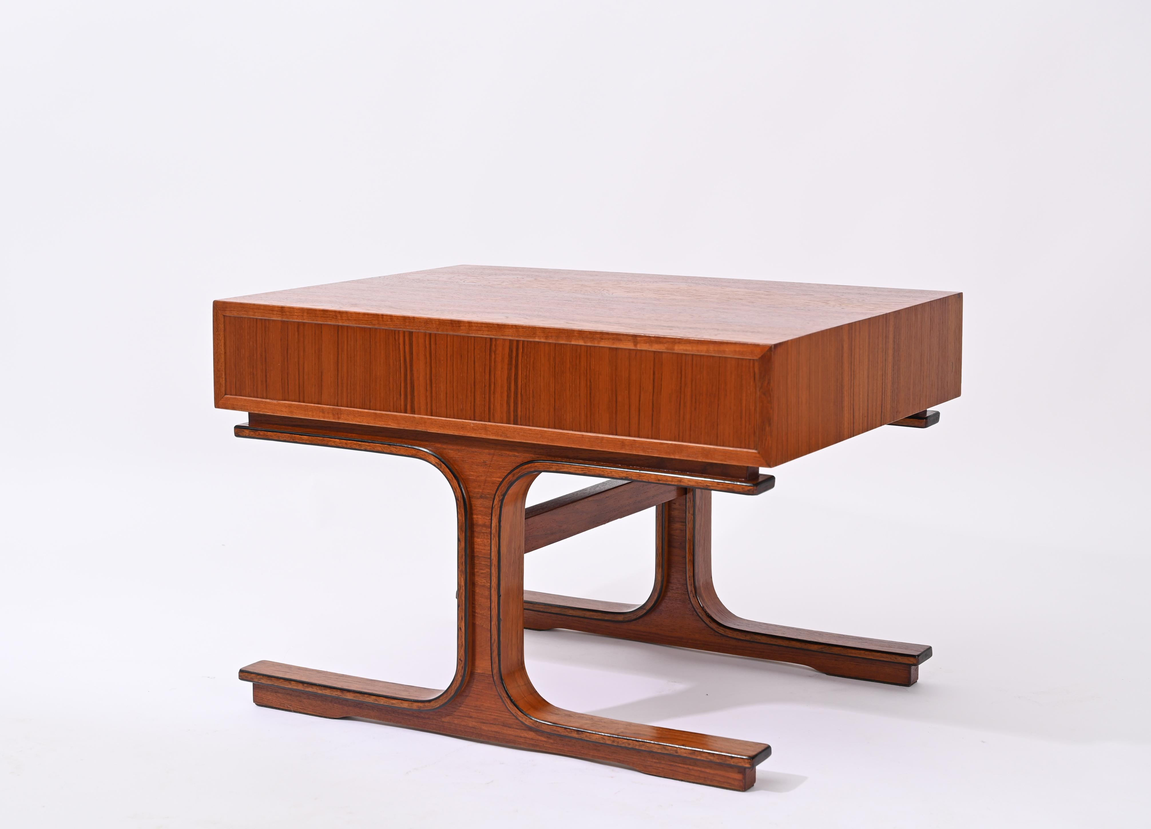 Table basse du milieu du siècle Mod. 554 de Gianfranco Frattini pour Bernini, Italie, années 1960 en vente 7
