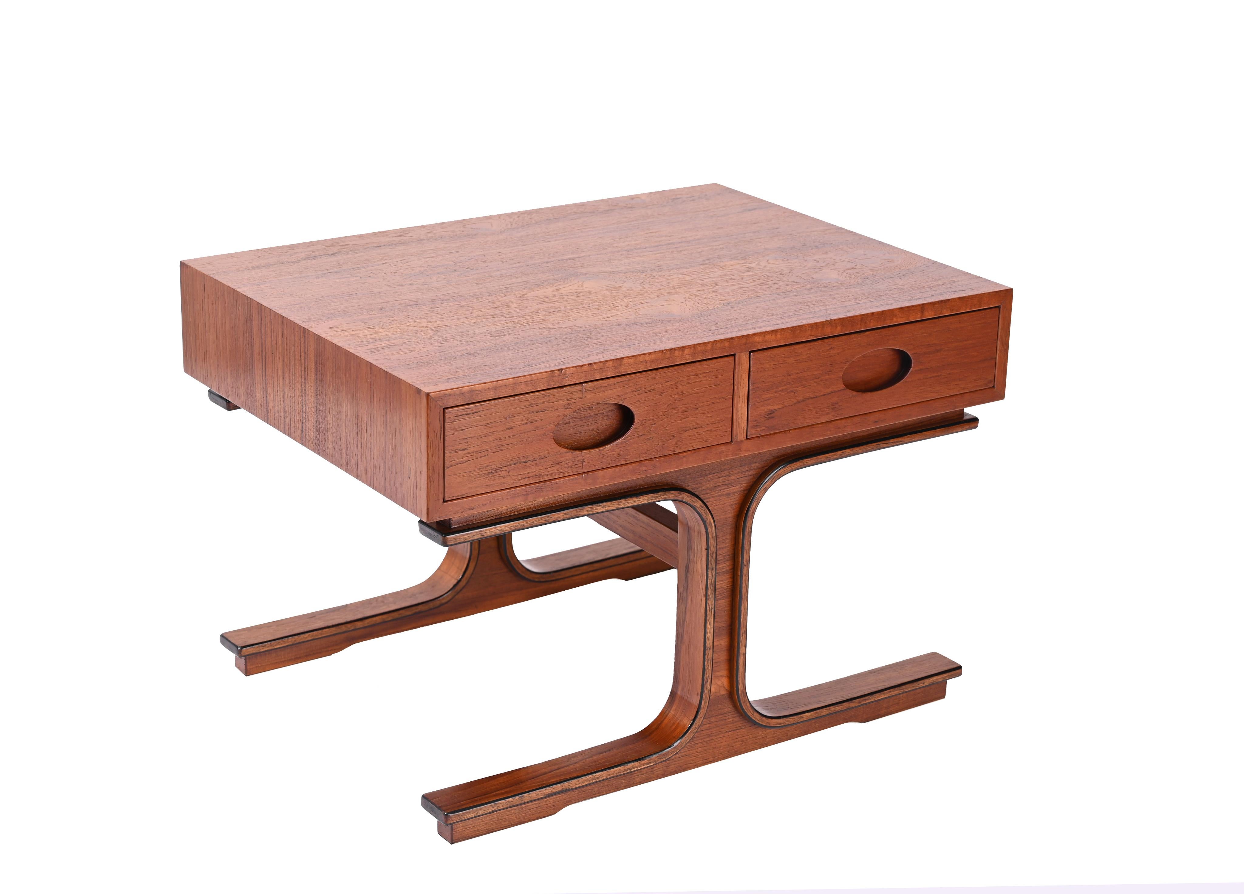 Mid-Century Modern Table basse du milieu du siècle Mod. 554 de Gianfranco Frattini pour Bernini, Italie, années 1960 en vente
