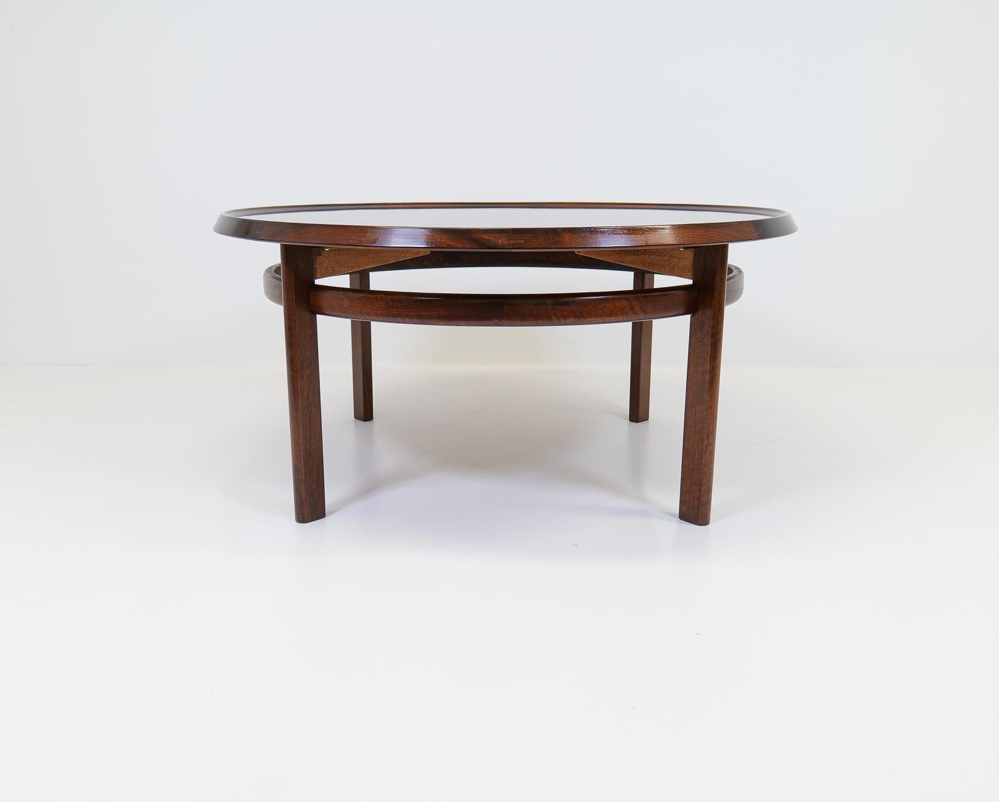 Mid-Century Modern Table basse du milieu du siècle en bois de rose 