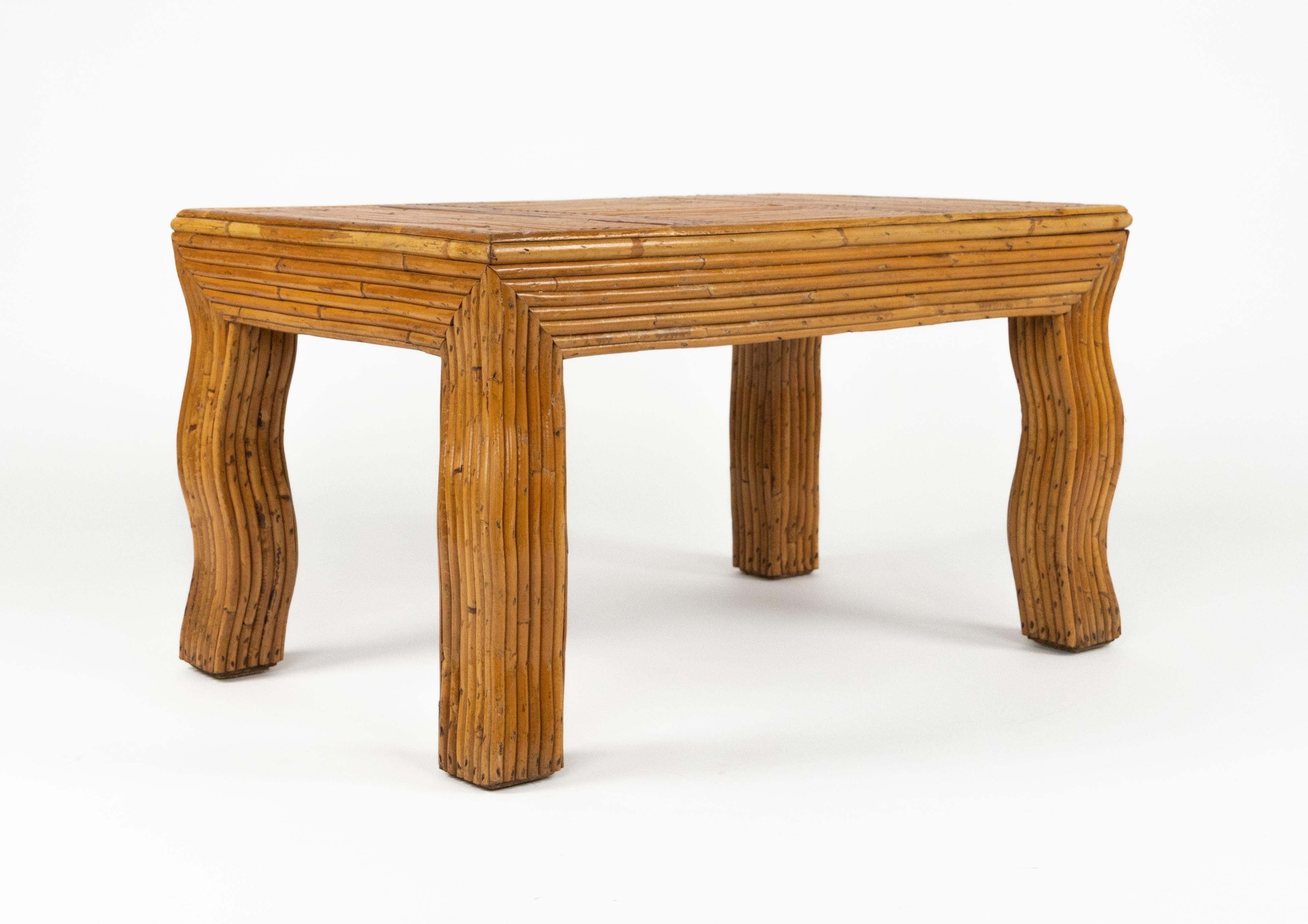 Mid-Century Modern Table basse de milieu de siècle à pieds ondulés en rotin par Vivai del Sud, Italie, années 1970 en vente