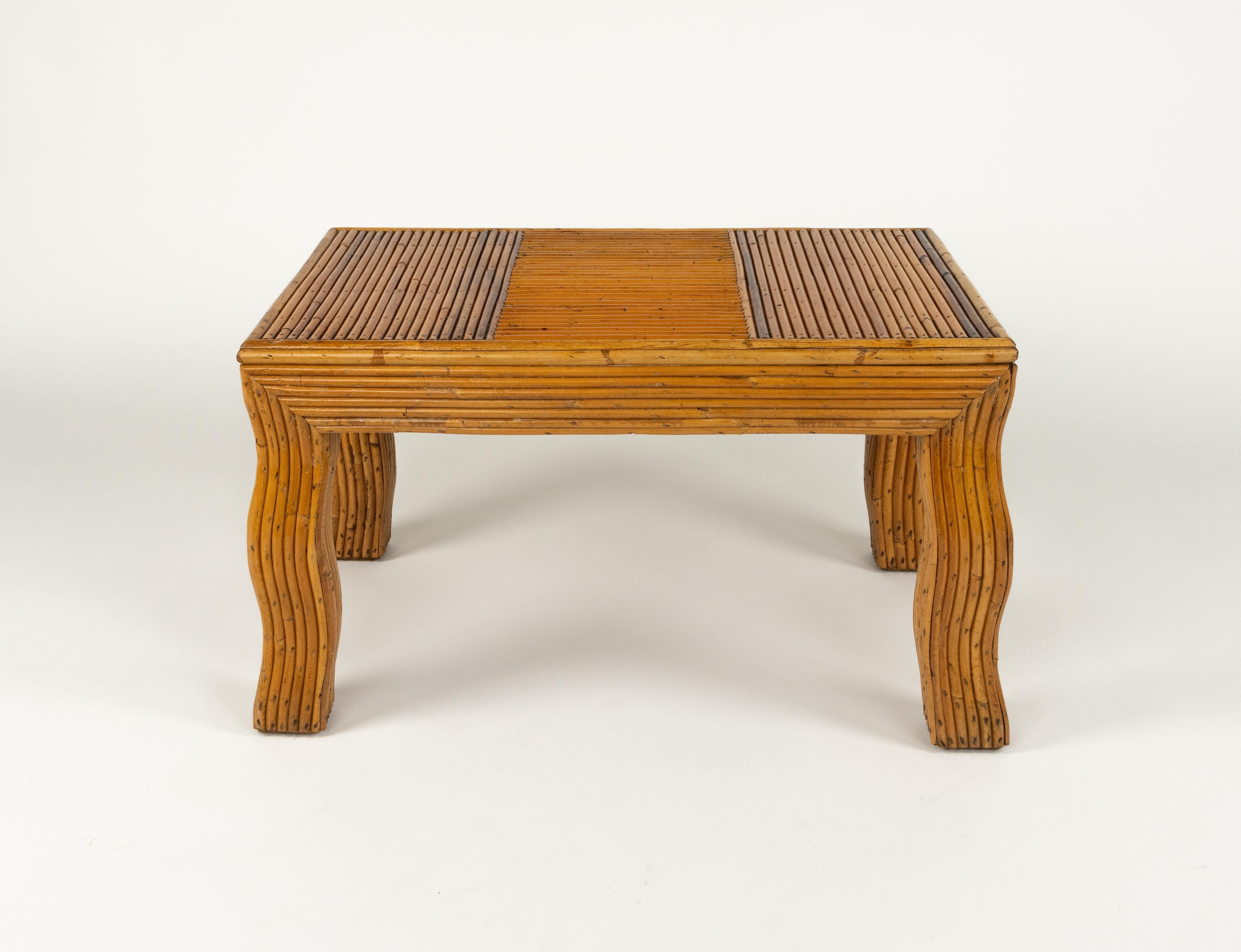 Fait main Table basse de milieu de siècle à pieds ondulés en rotin par Vivai del Sud, Italie, années 1970 en vente
