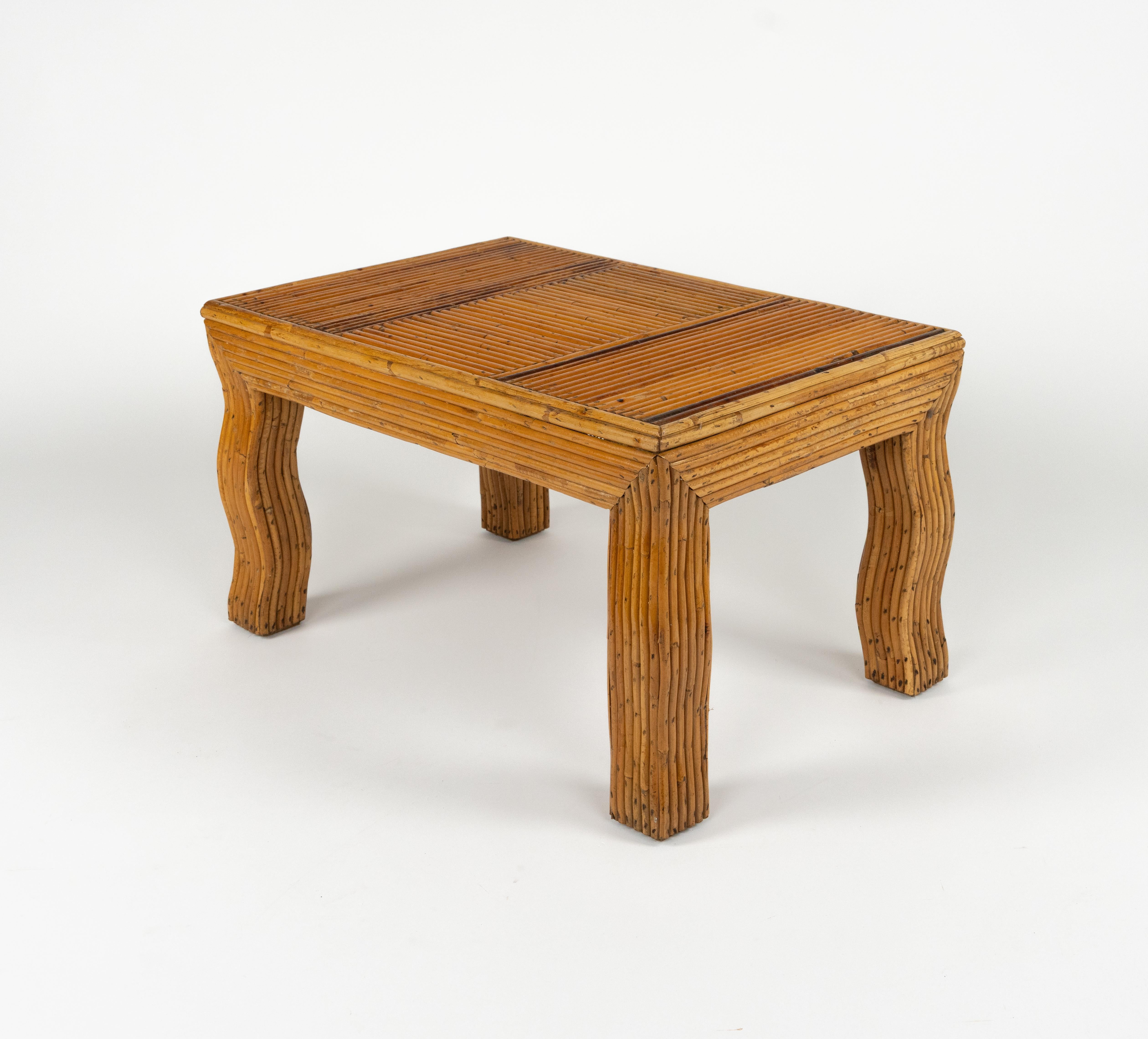 Fin du 20e siècle Table basse de milieu de siècle à pieds ondulés en rotin par Vivai del Sud, Italie, années 1970 en vente