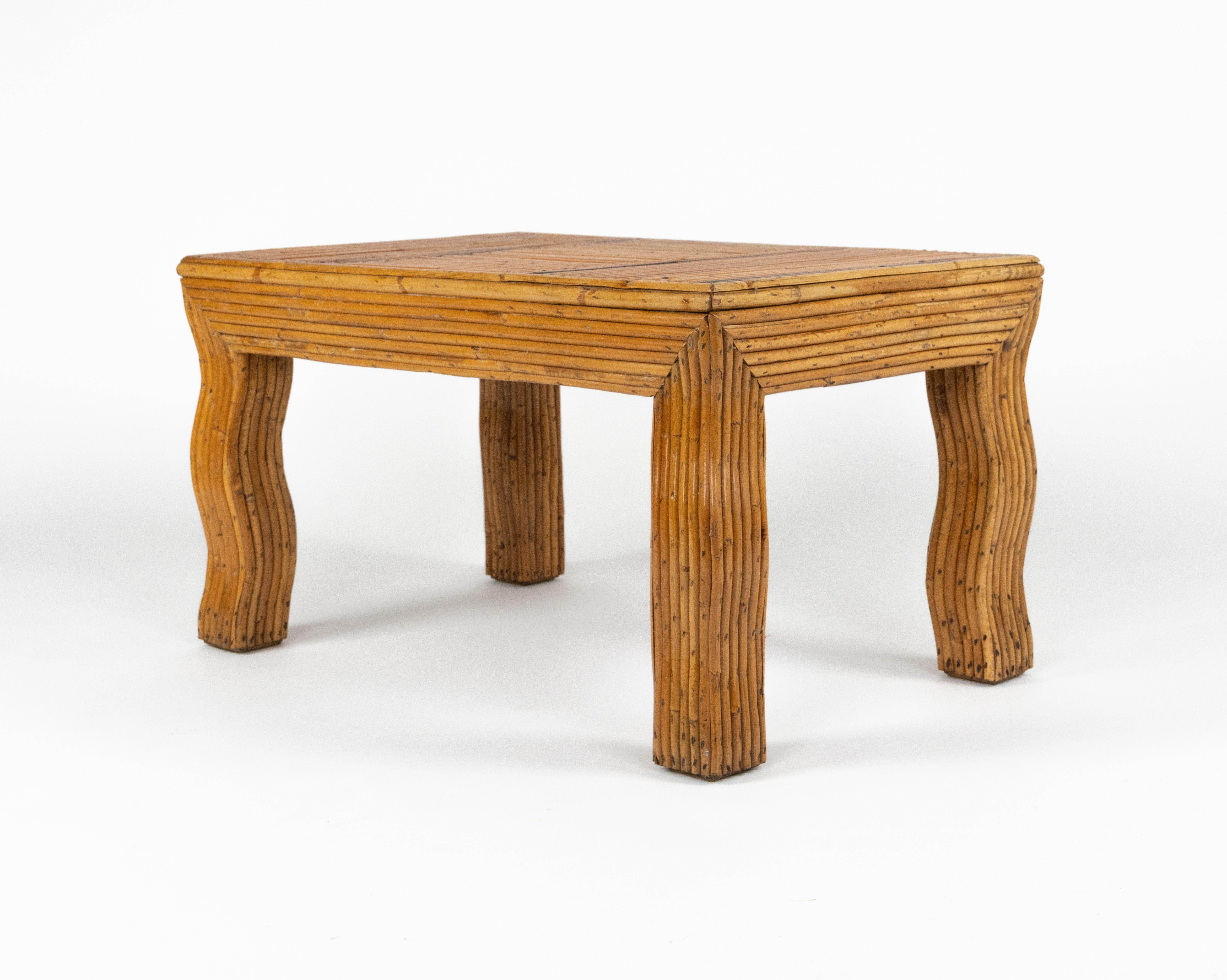 Bambou Table basse de milieu de siècle à pieds ondulés en rotin par Vivai del Sud, Italie, années 1970 en vente