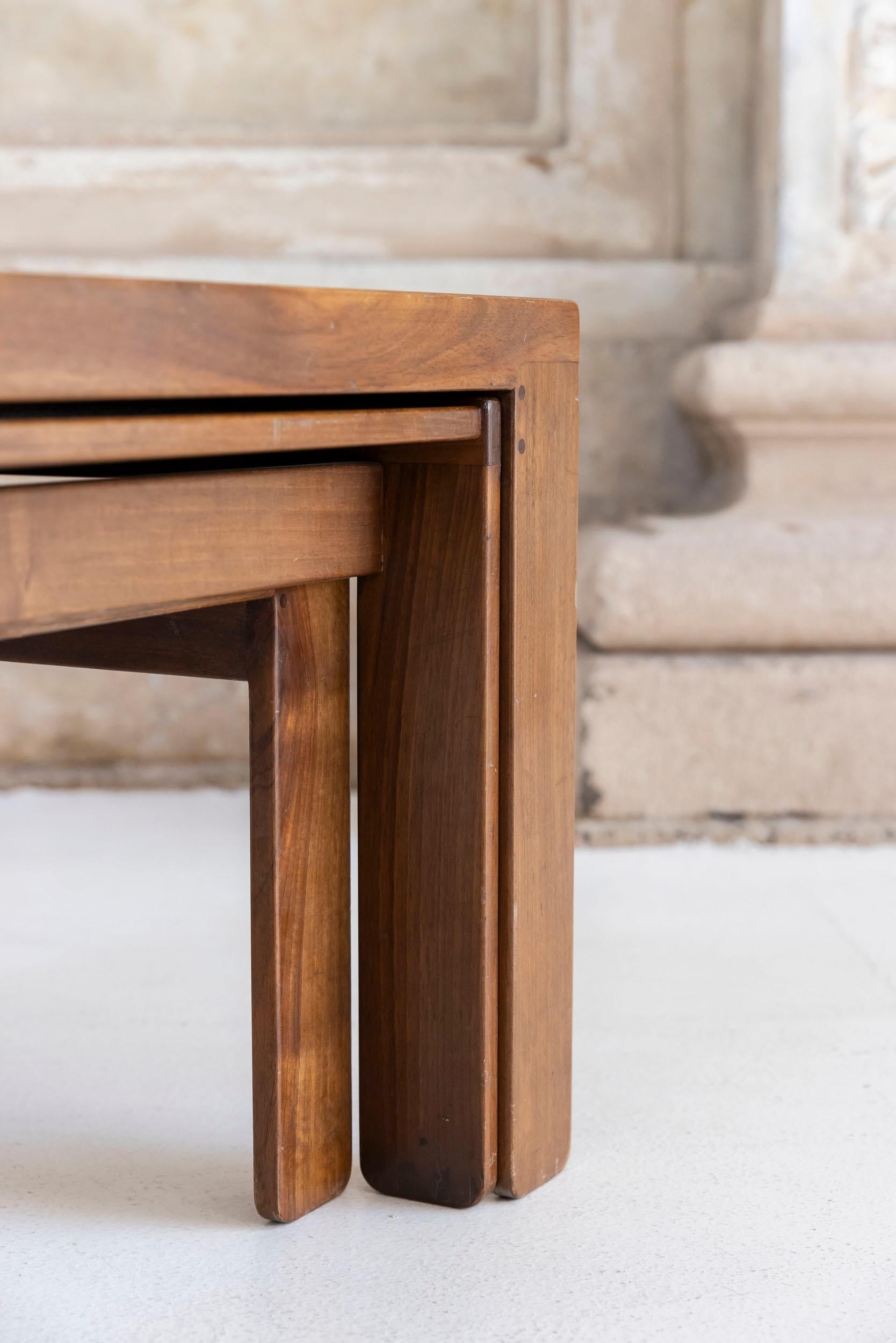 Midcentury coffee tables mod. 777 by  Afra e Tobia Scarpa For Sale 9