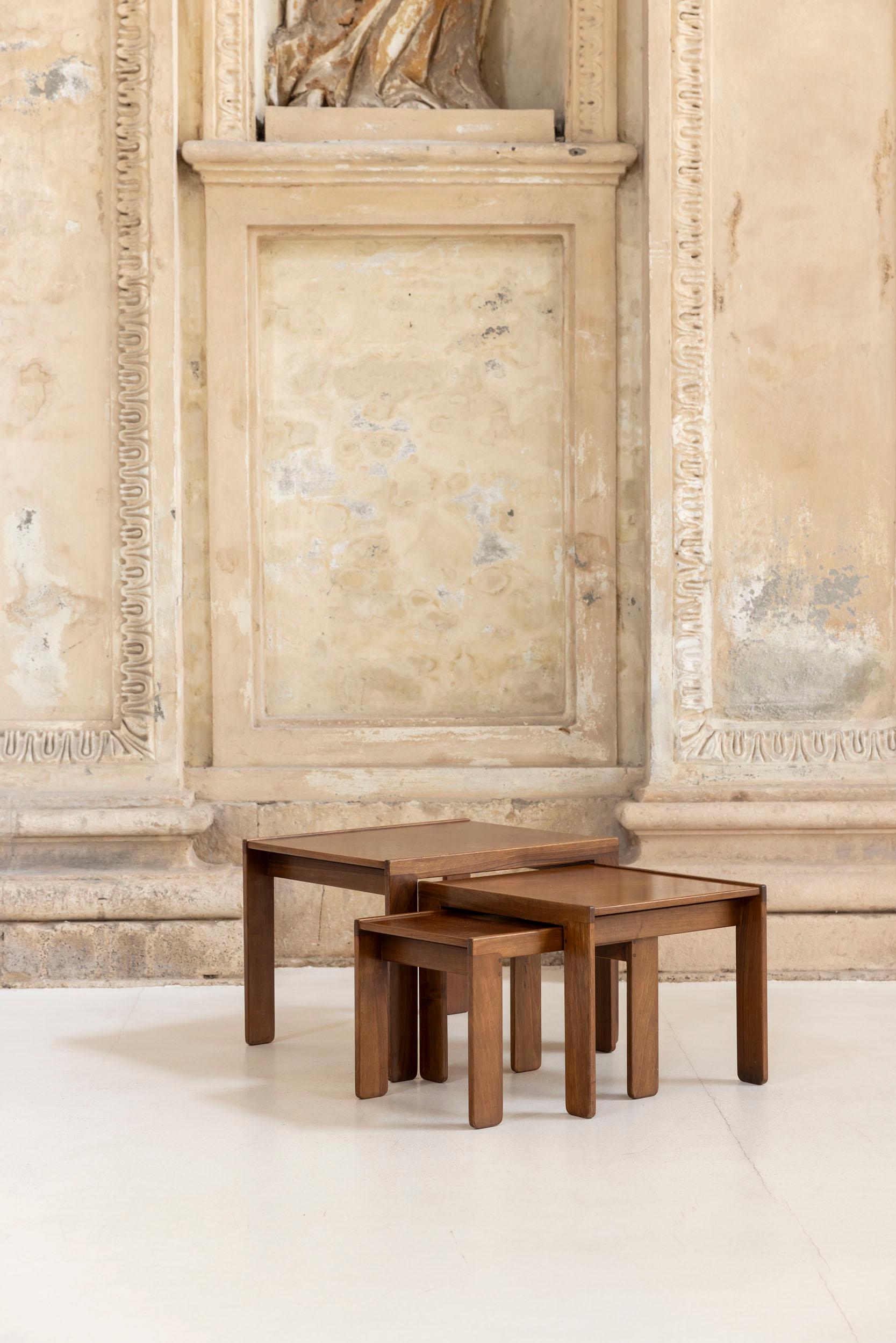 Midcentury coffee tables mod. 777 by  Afra e Tobia Scarpa In Excellent Condition For Sale In Piacenza, Italy
