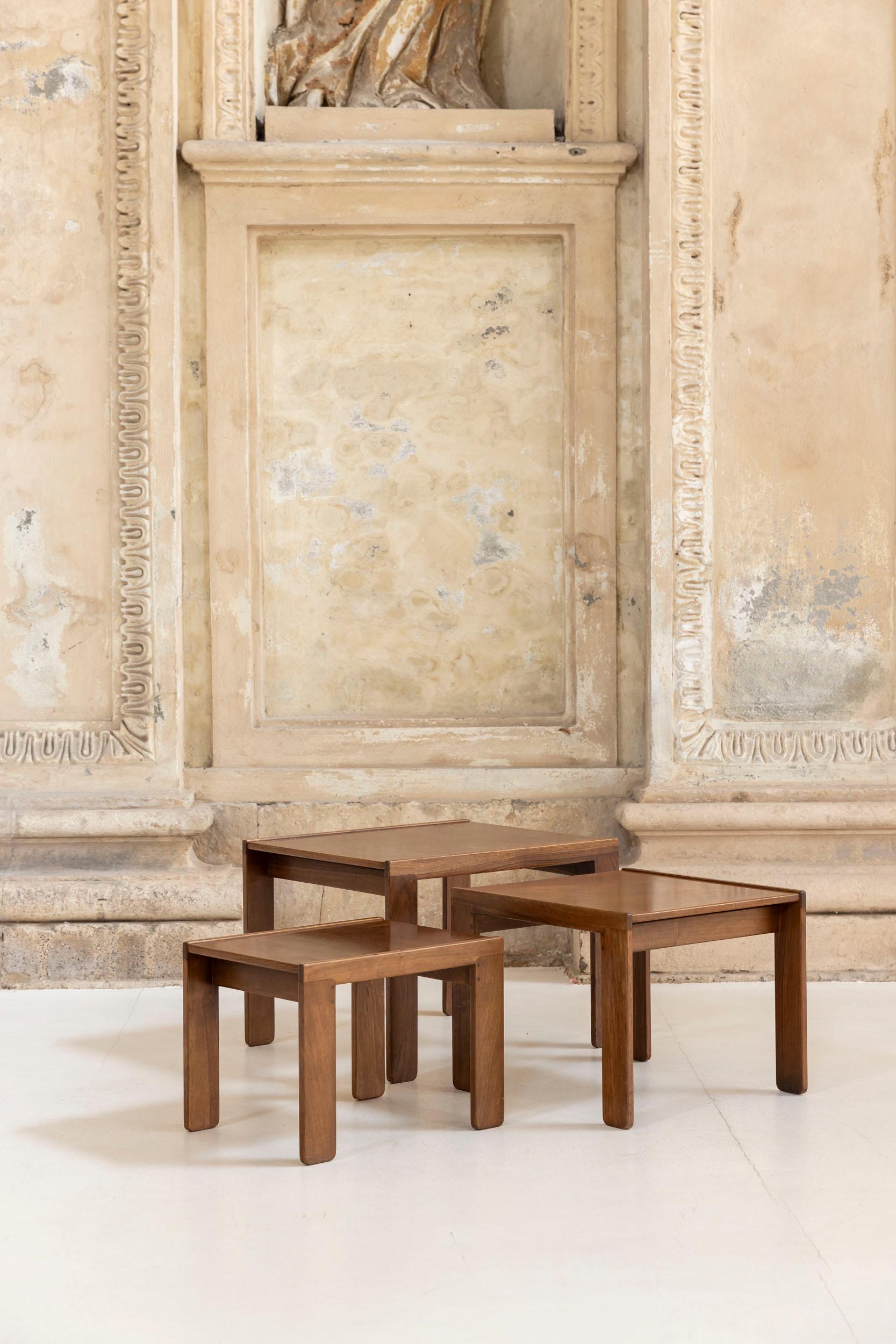 Midcentury coffee tables mod. 777 by  Afra e Tobia Scarpa For Sale 1