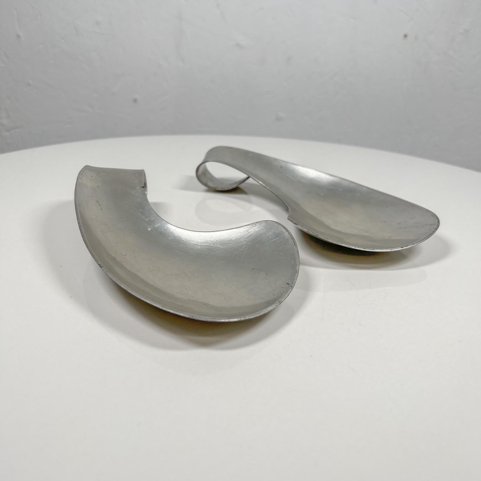 1970s Collectible Art Modernist Pewter Serving Utensils by Shirley Charron In Good Condition For Sale In Chula Vista, CA