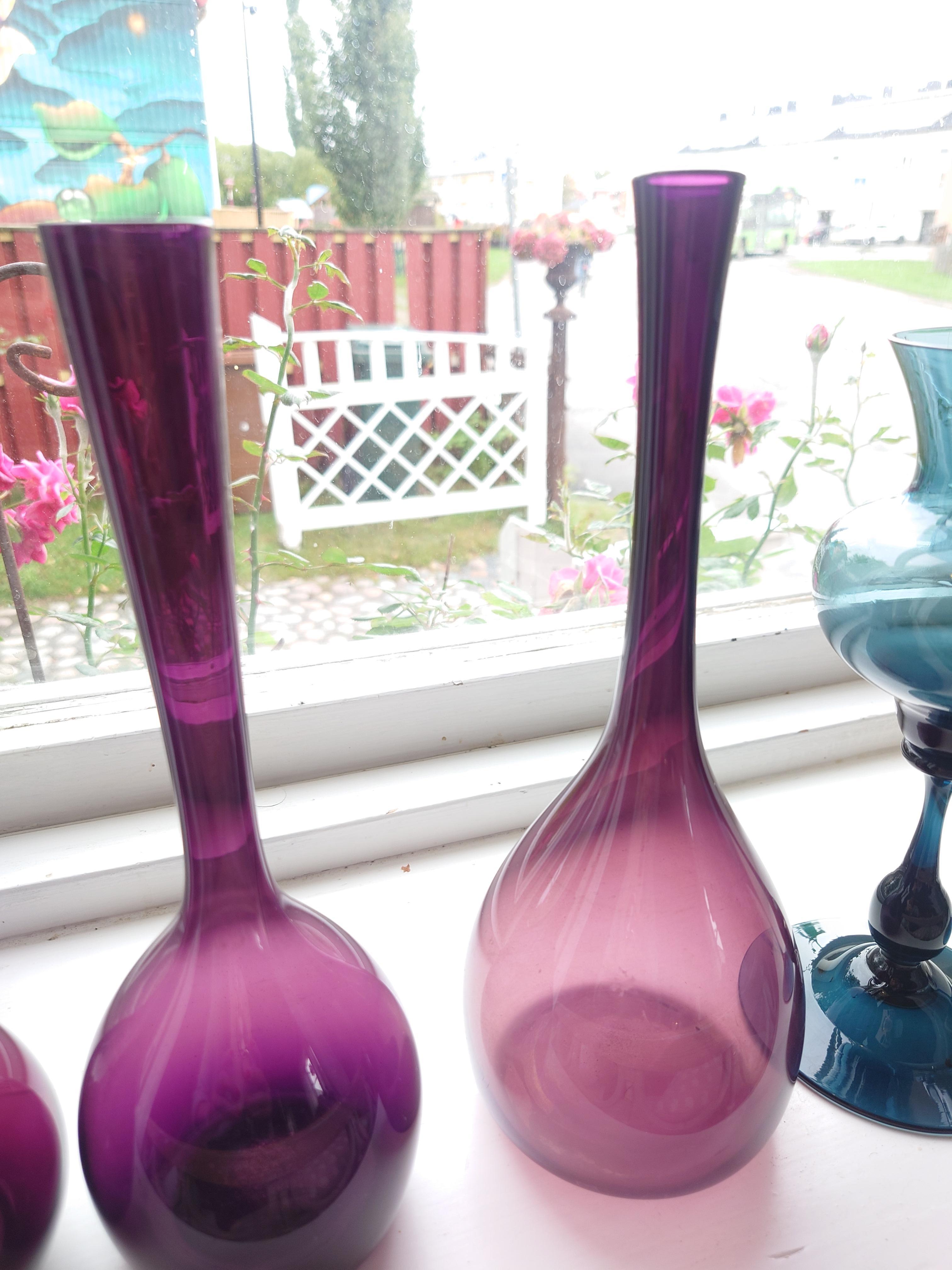 Midcentury Collection of  10 glass vases Eneryda 60s Bulb Vase Gullaskruf For Sale 6