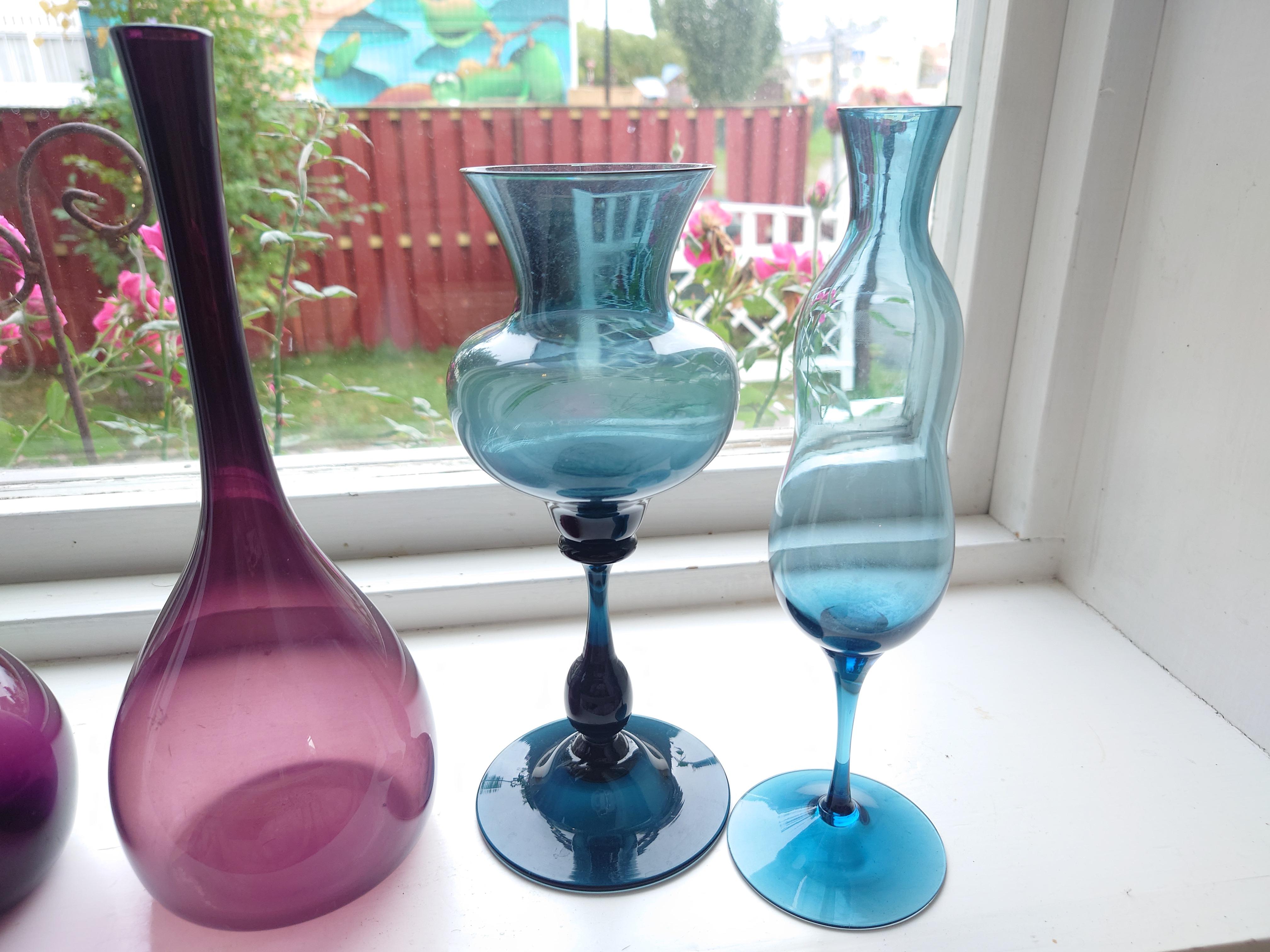 20th Century Midcentury Collection of  10 glass vases Eneryda 60s Bulb Vase Gullaskruf For Sale