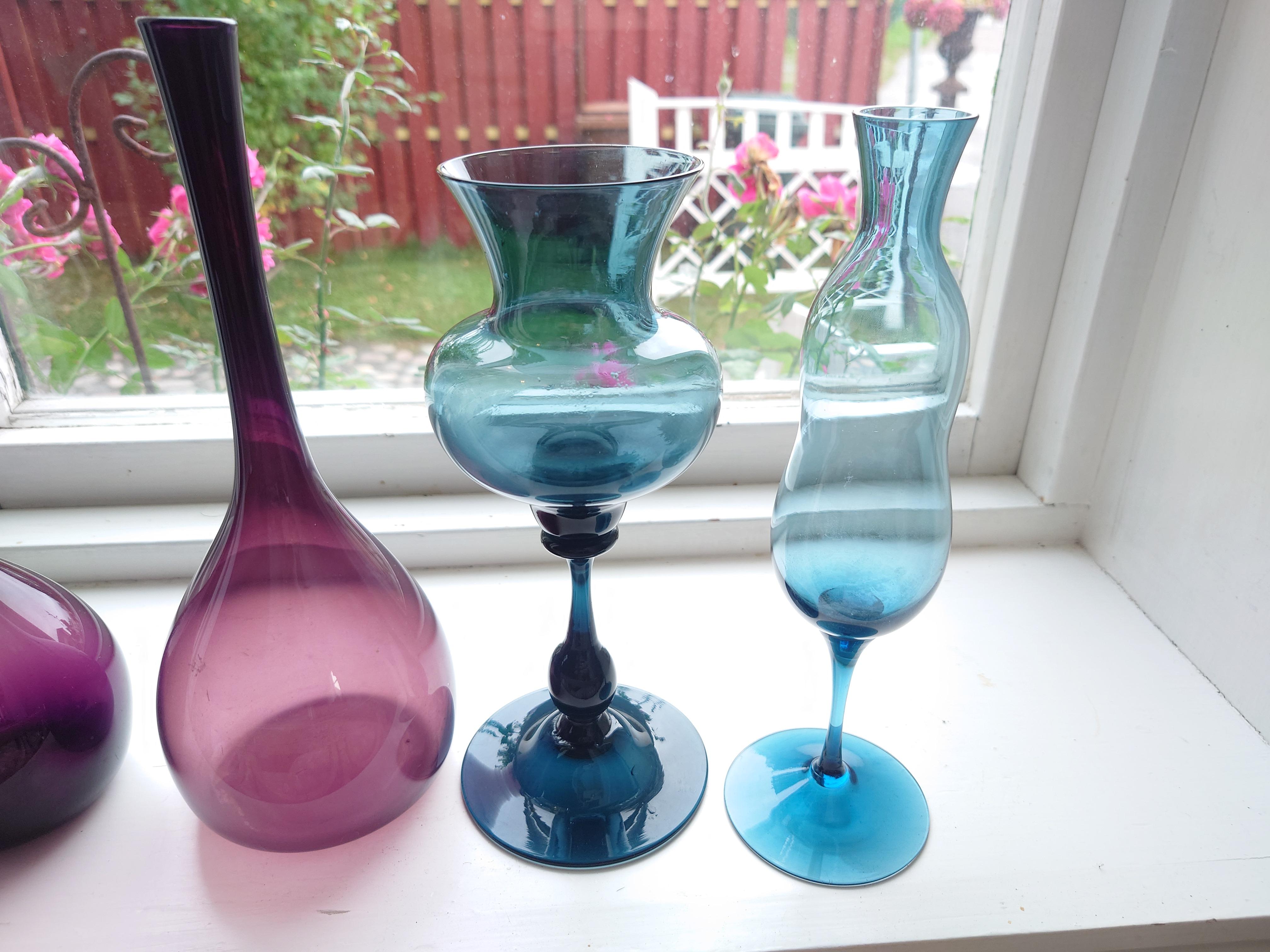 Glass Midcentury Collection of  10 glass vases Eneryda 60s Bulb Vase Gullaskruf For Sale