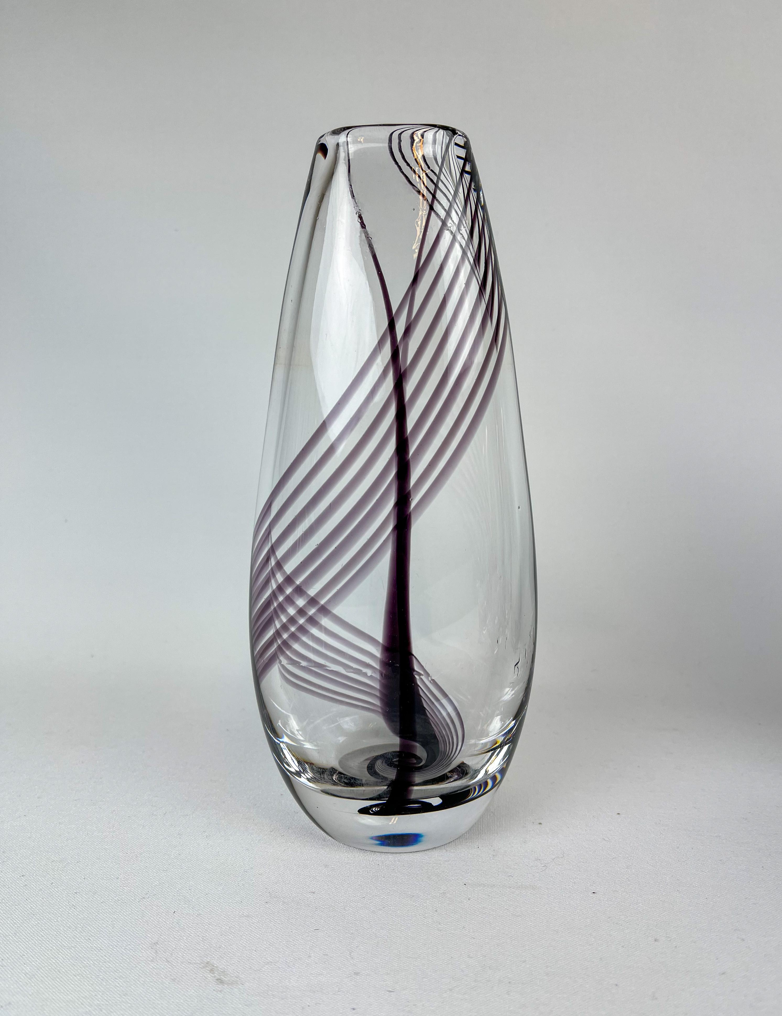 Midcentury Collection of Art Glass Vases by Vicke Lindstrand for Kosta Sweden For Sale 4