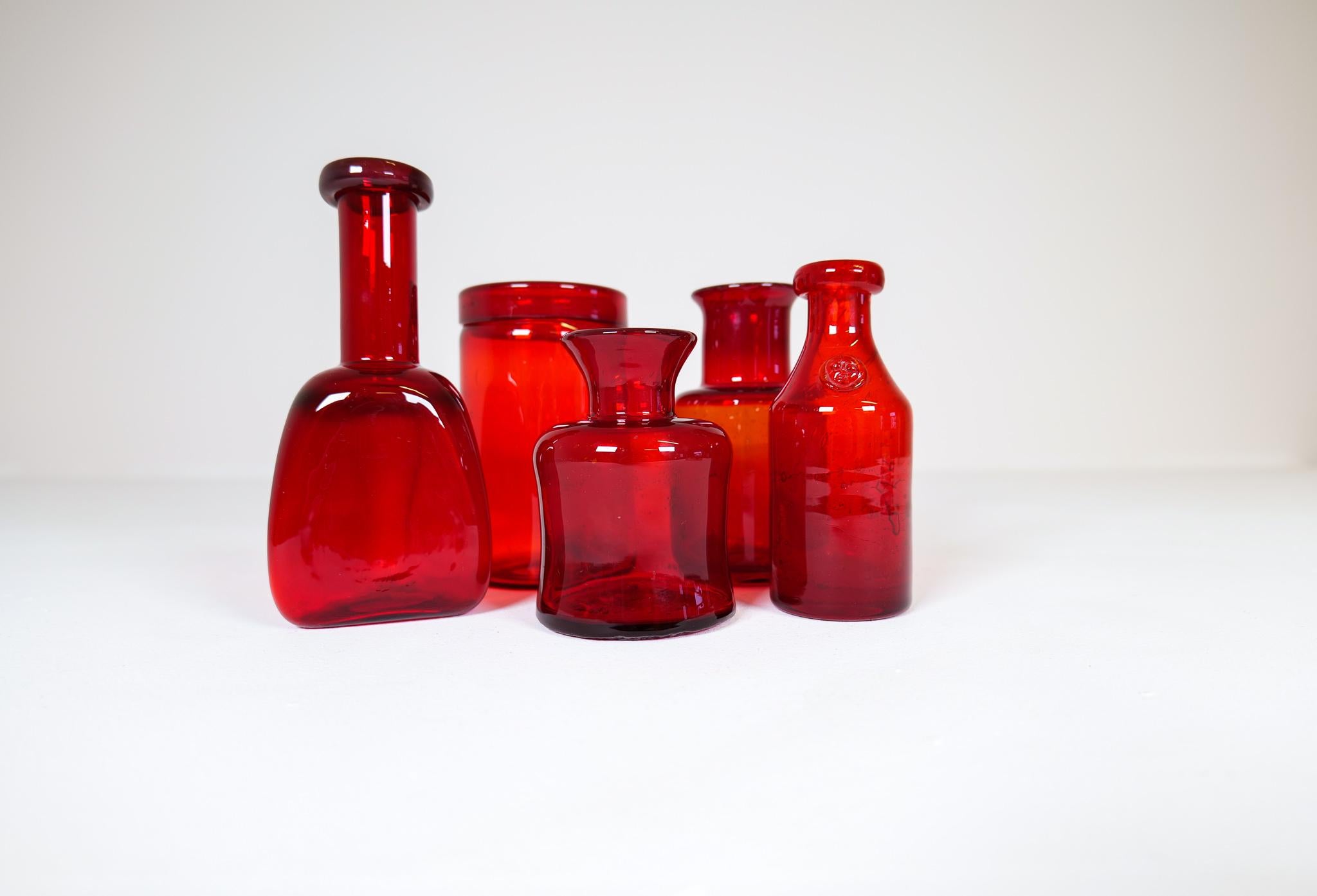 Mid-Century Collection of Five Rare Red Vases by Erik Hoglund, Sweden, 1960s In Good Condition For Sale In Hillringsberg, SE
