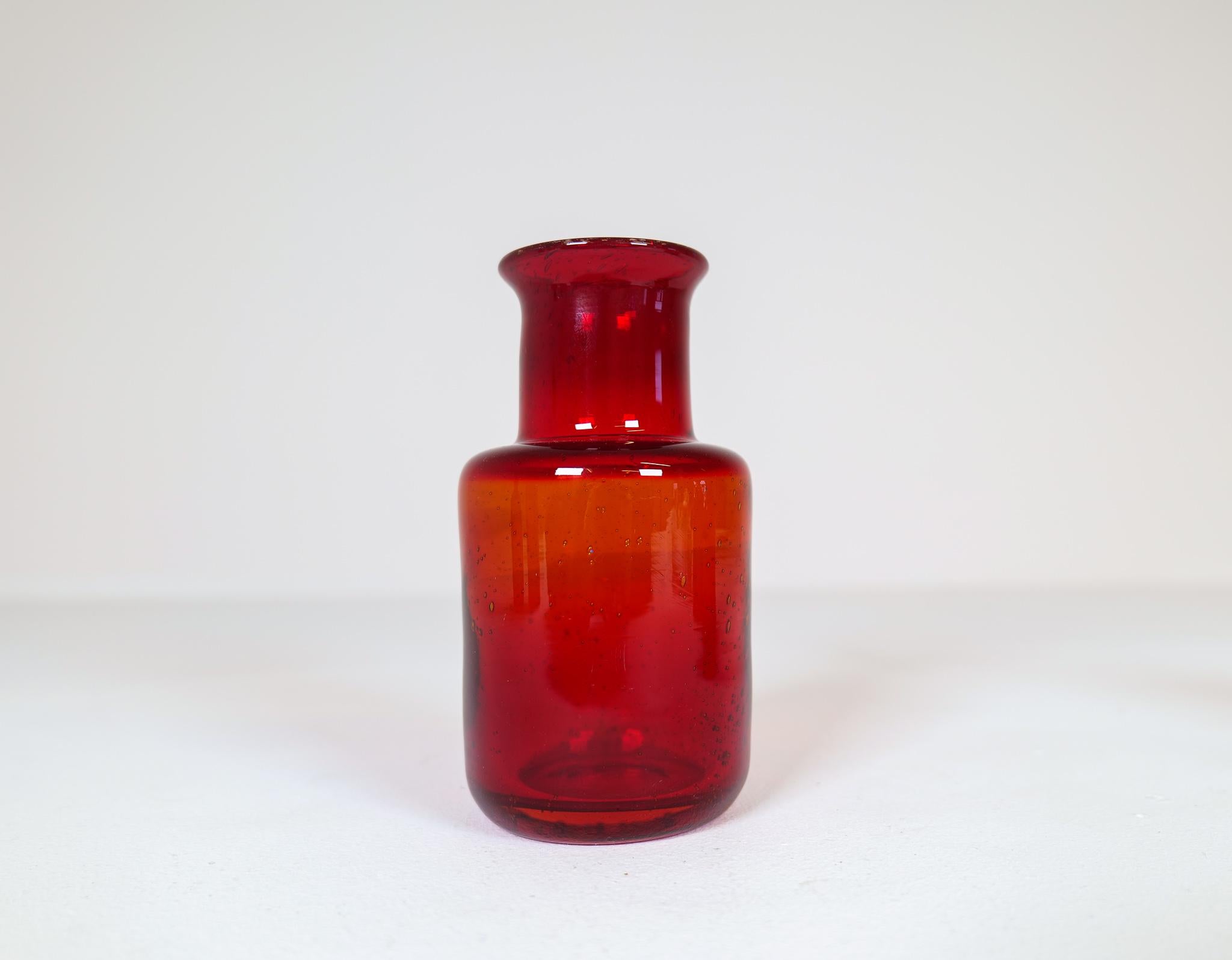 Mid-Century Collection of Five Rare Red Vases by Erik Hoglund, Sweden, 1960s For Sale 2