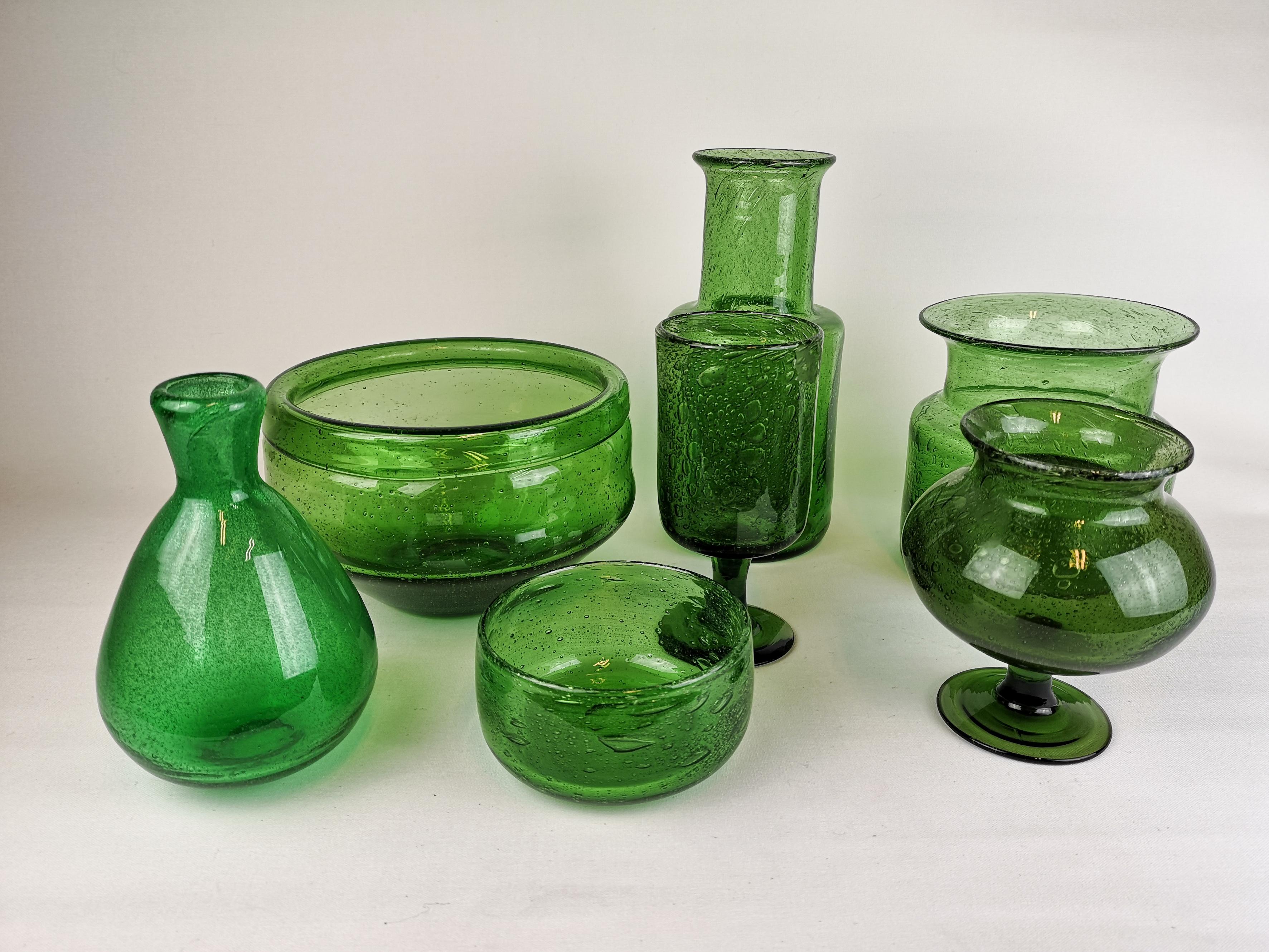 Midcentury Collection of Seven Green Vases by Erik Hoglund In Good Condition In Hillringsberg, SE
