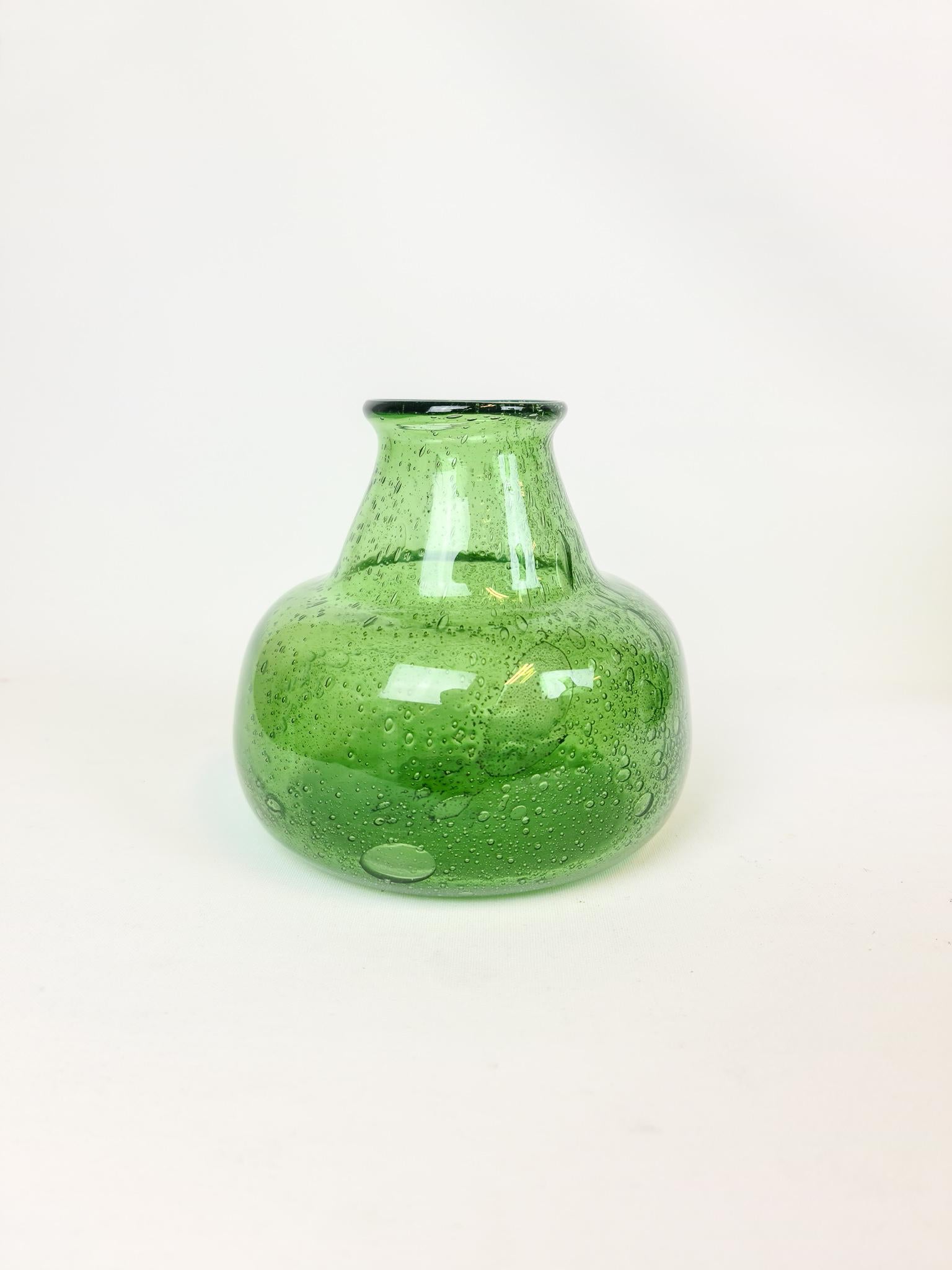 Midcentury Collection of Six Green Vases by Erik Hoglund, Sweden, 1960s In Good Condition In Hillringsberg, SE