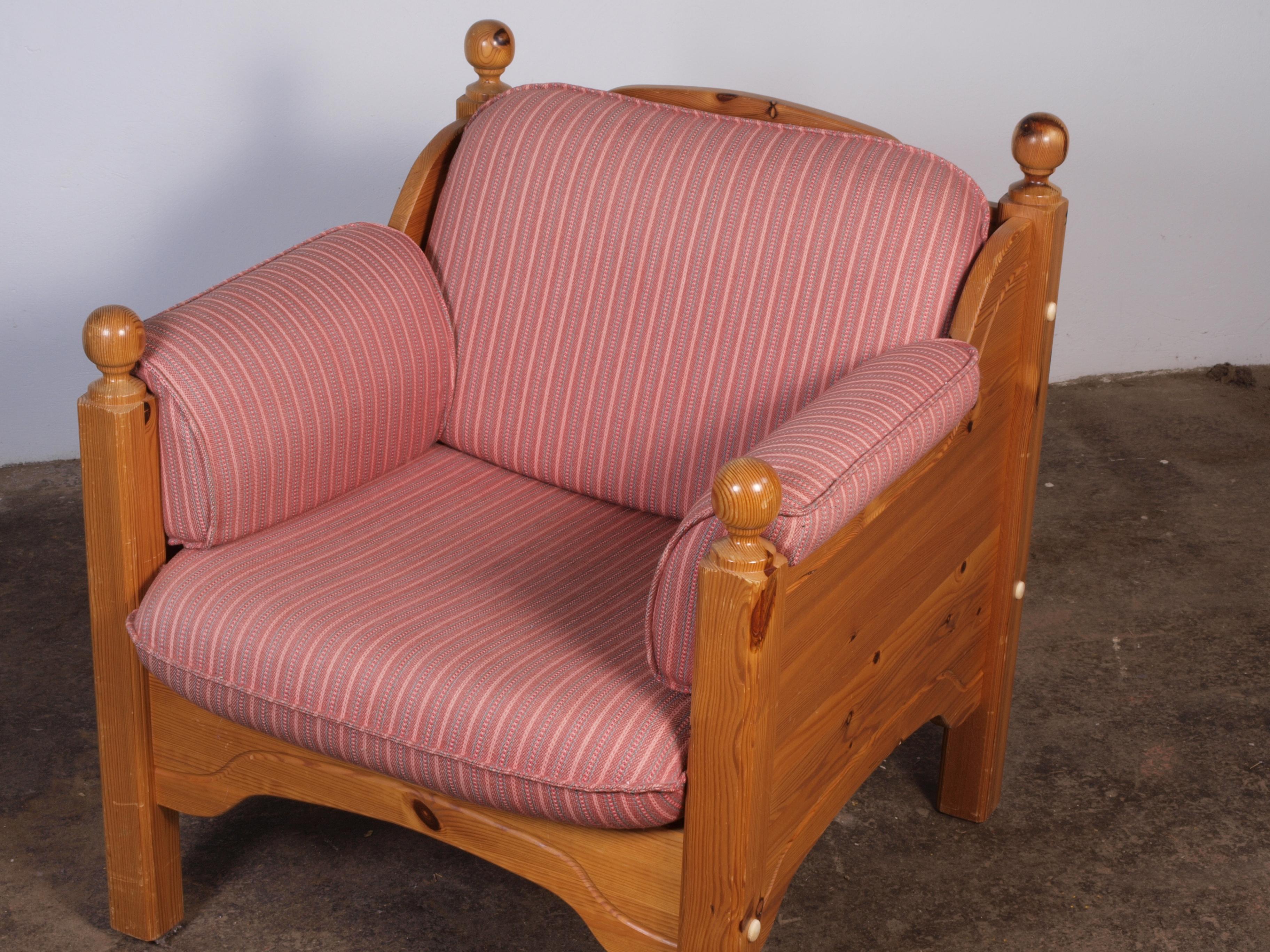 Midcentury Comfort Vintage Danish Pine Lounge Chair In Good Condition For Sale In Store Heddinge, DK