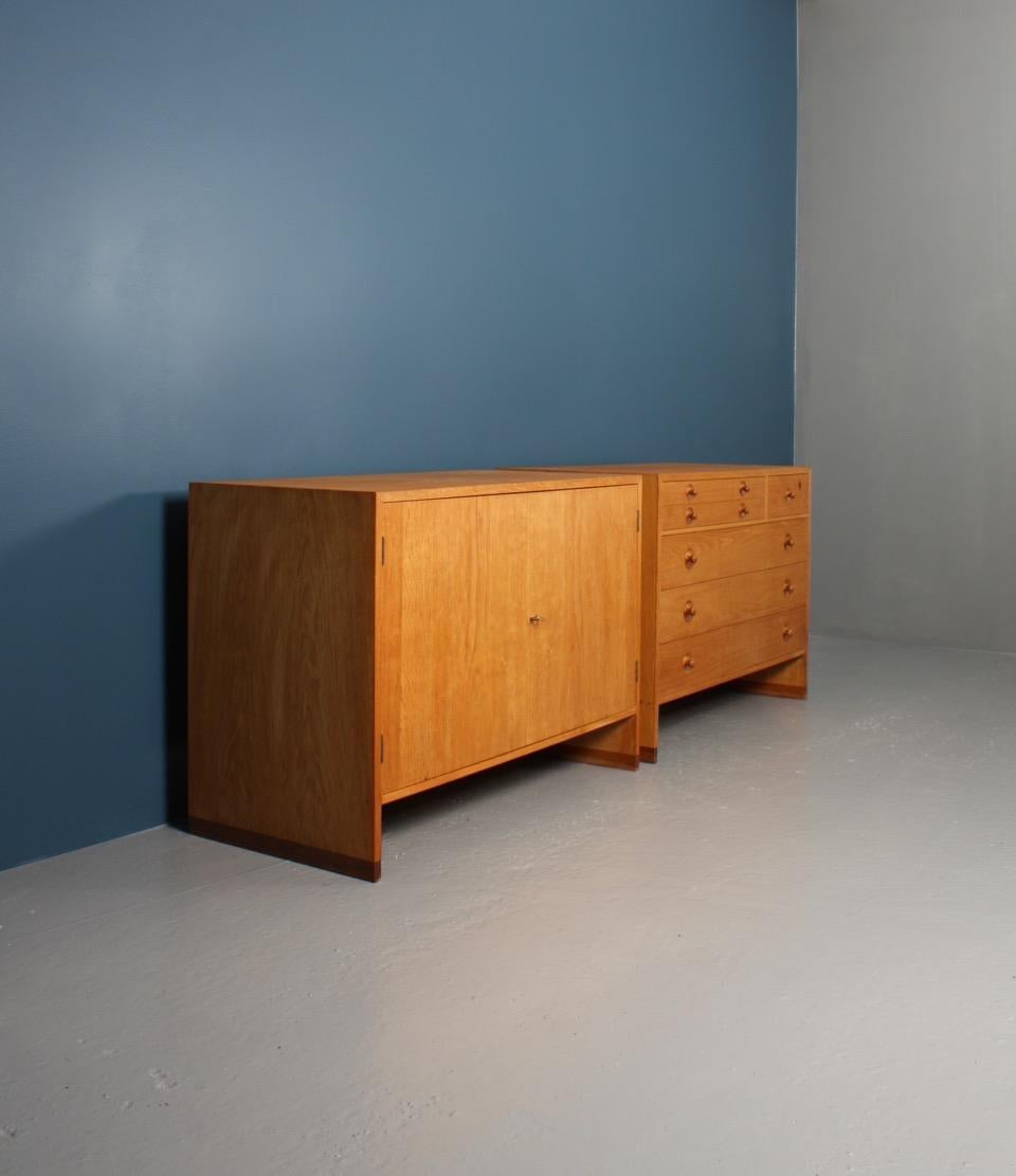Midcentury Commode and Cabinet in Oak by Hans Wegner, Made in Denmark, 1960s 3