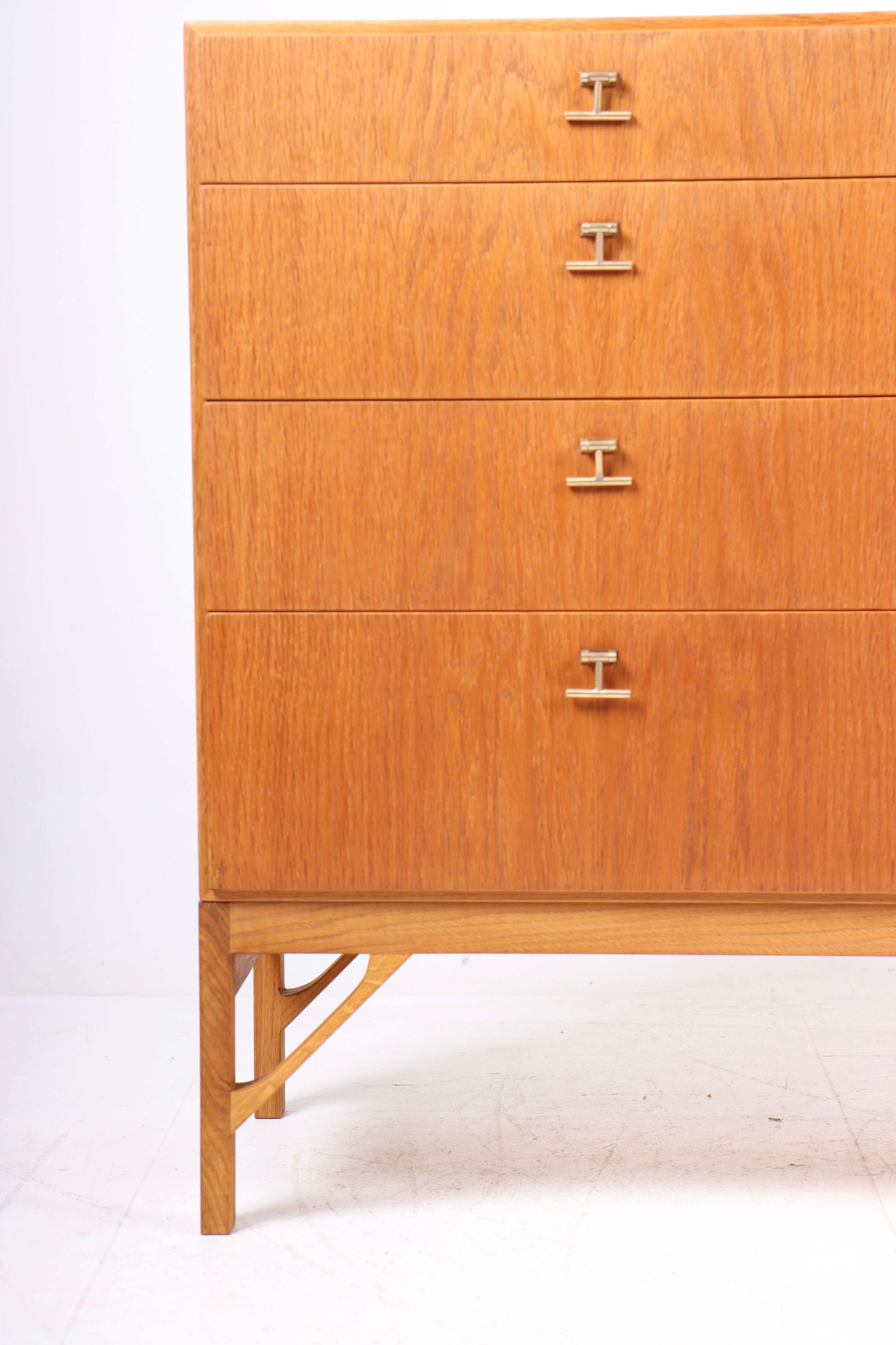 Commode in Scandinavian oak with hardware in brass. Designed by MAA. Børge Mogensen in the 1950s, this piece is made by CM Madsen cabinetmakers, Denmark in the 1960s. Great condition.