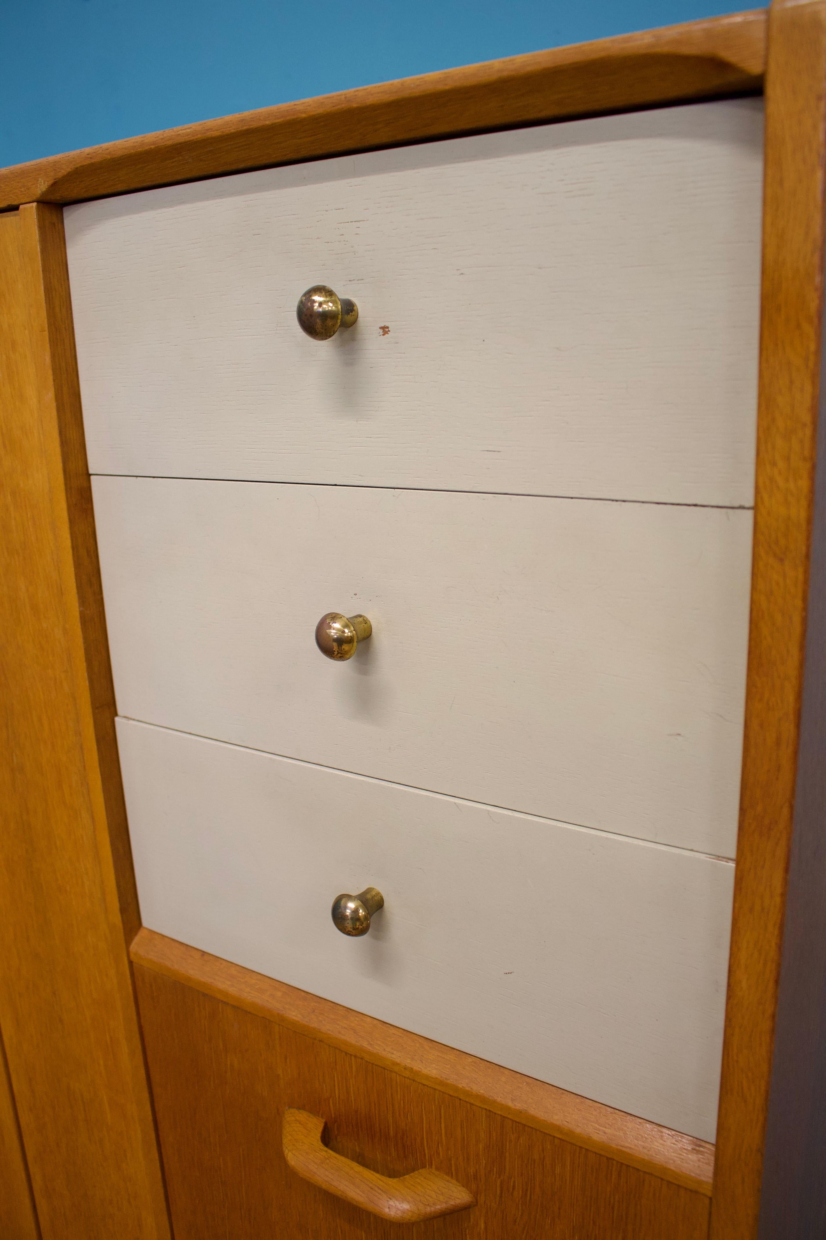 Armoire compacte en Oak Oak du milieu du siècle de G-Plan, années 1960 en vente 3