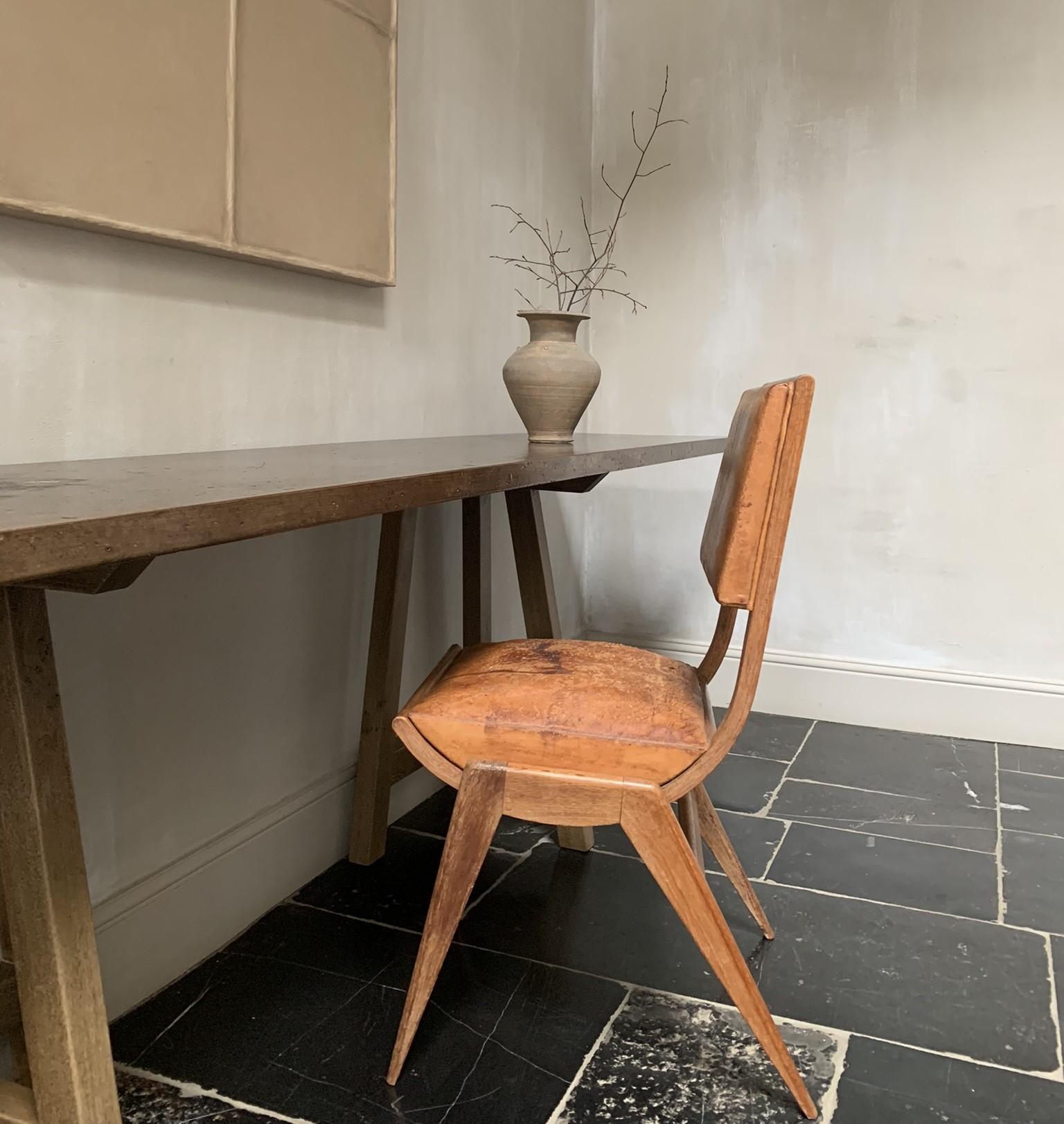 20th Century Midcentury Compass Chair in Solid Oak and Leather For Sale