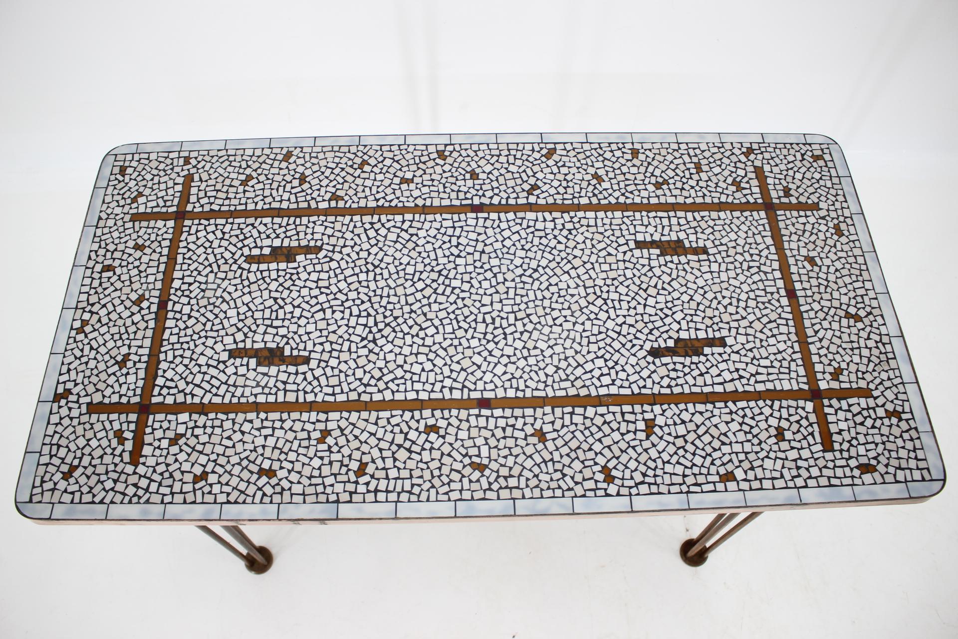 Allemand Table de conférence du milieu du siècle en mosaïque de laiton, années 1960 en vente
