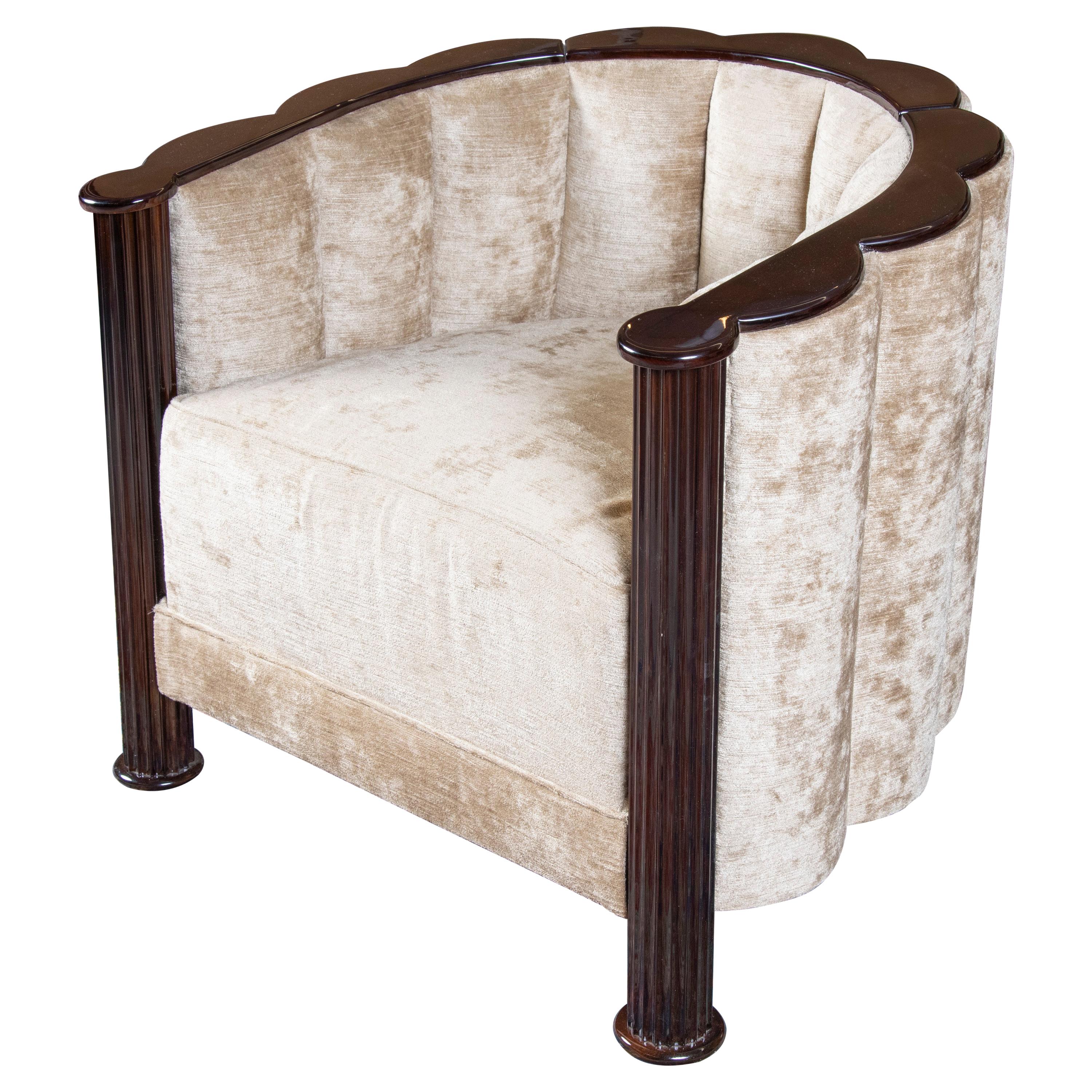 Chaise à accoudoir continentale du milieu du siècle