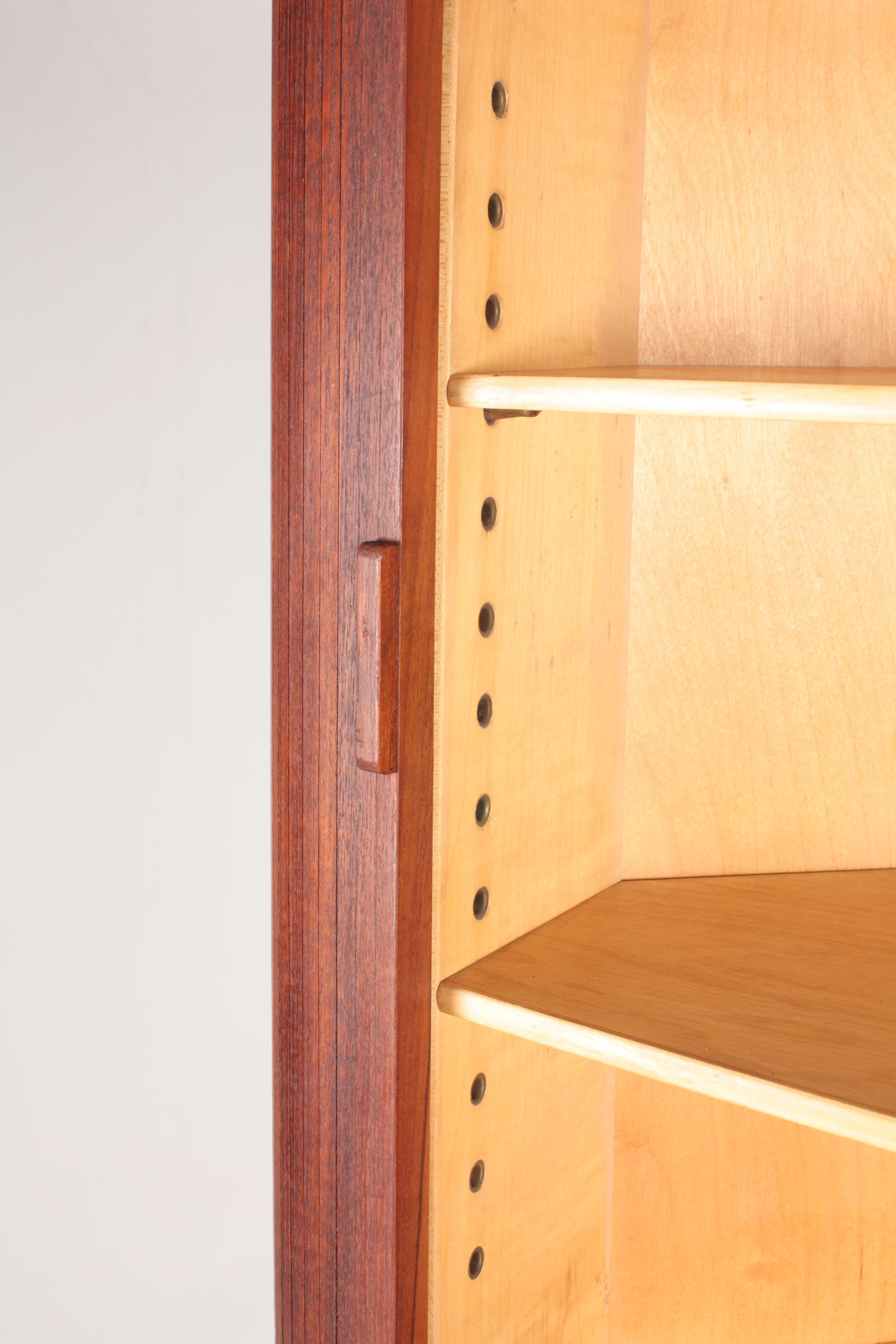 Midcentury Corner Cupboard in Teak by Højbjerg & Møller, 1960s In Good Condition For Sale In Lejre, DK