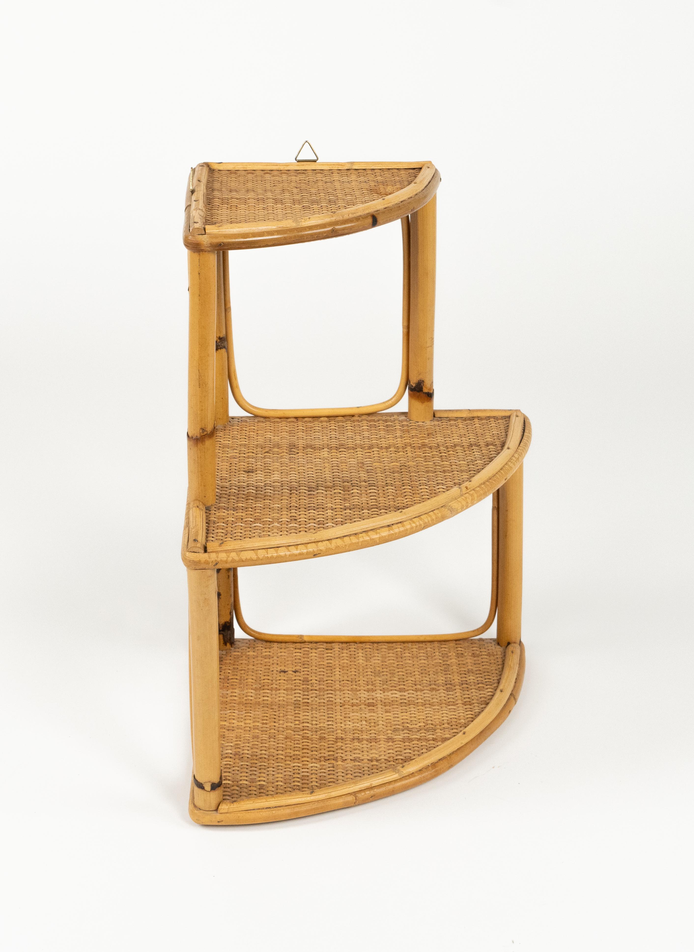 Eckregal aus Bambus, Rattan und Korbweide aus der Mitte des Jahrhunderts, Italien 1960er Jahre, Paar 7