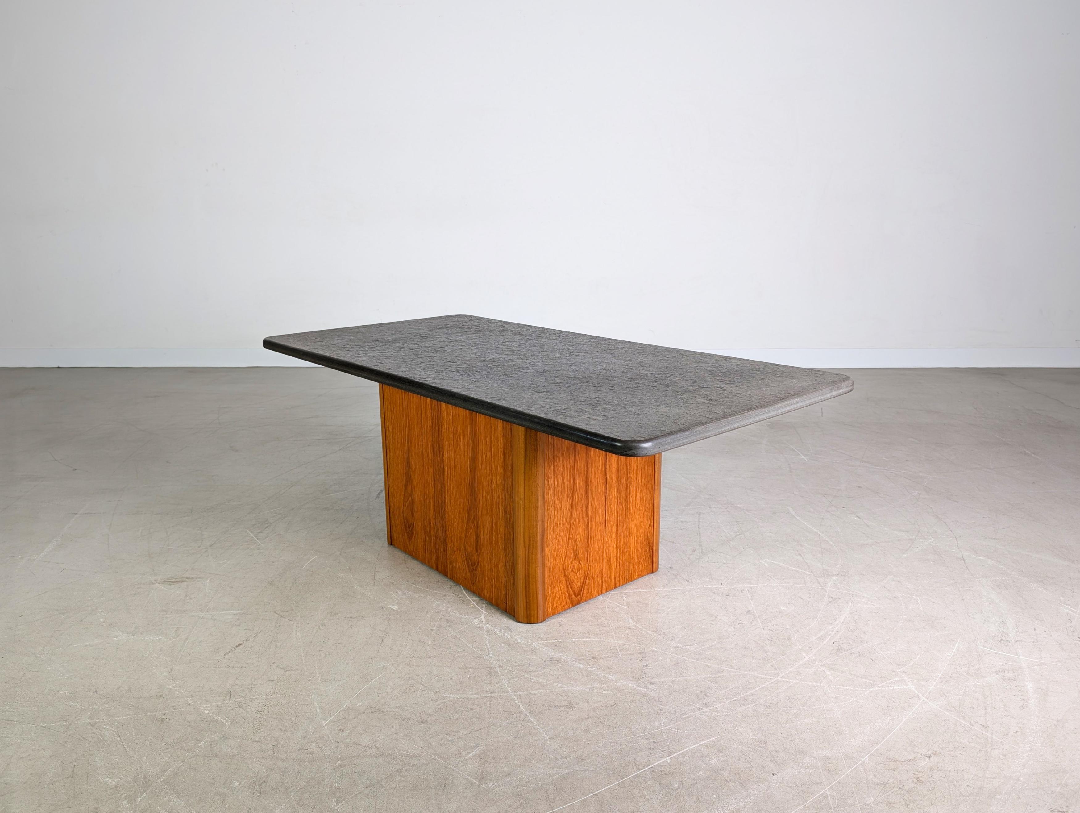 Midcentury Couchtisch Schiefer Coffee Table Teak Vintage 1960 In Good Condition For Sale In Berlin, DE