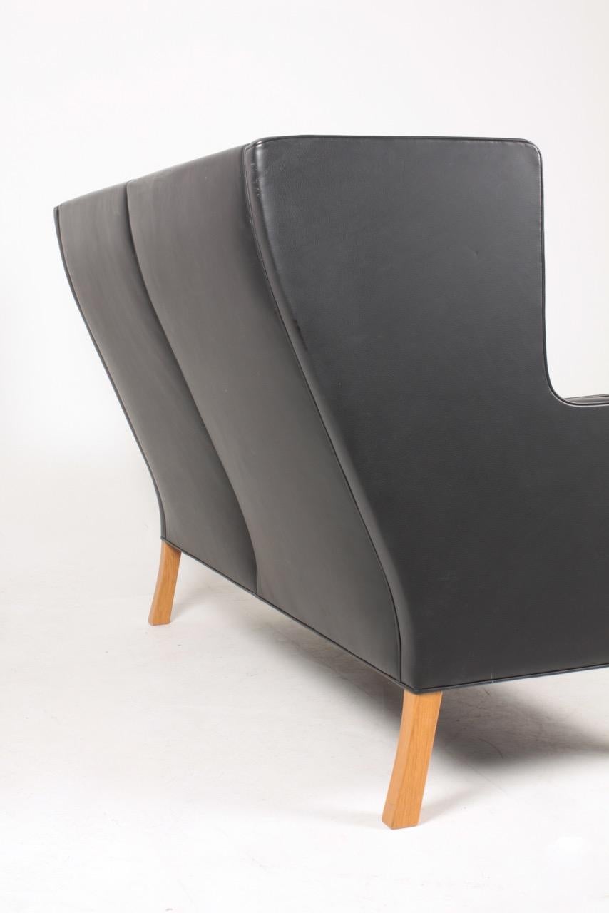 Sofa „Coupe“ aus Leder aus der Mitte des Jahrhunderts, entworfen von Brge Mogensen im Angebot 3