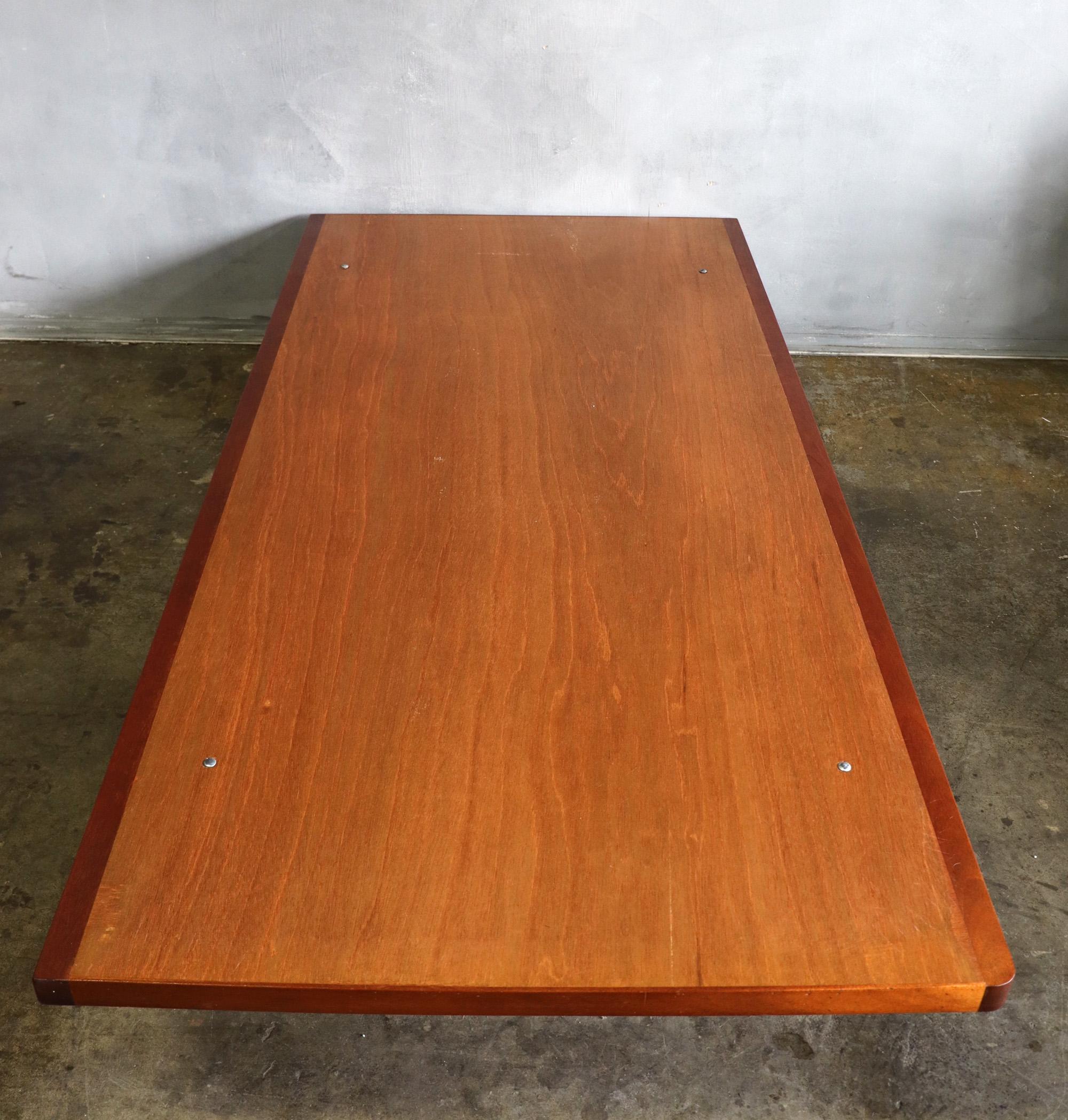 Midcentury Daybed Style of Nakashima In Good Condition In BROOKLYN, NY