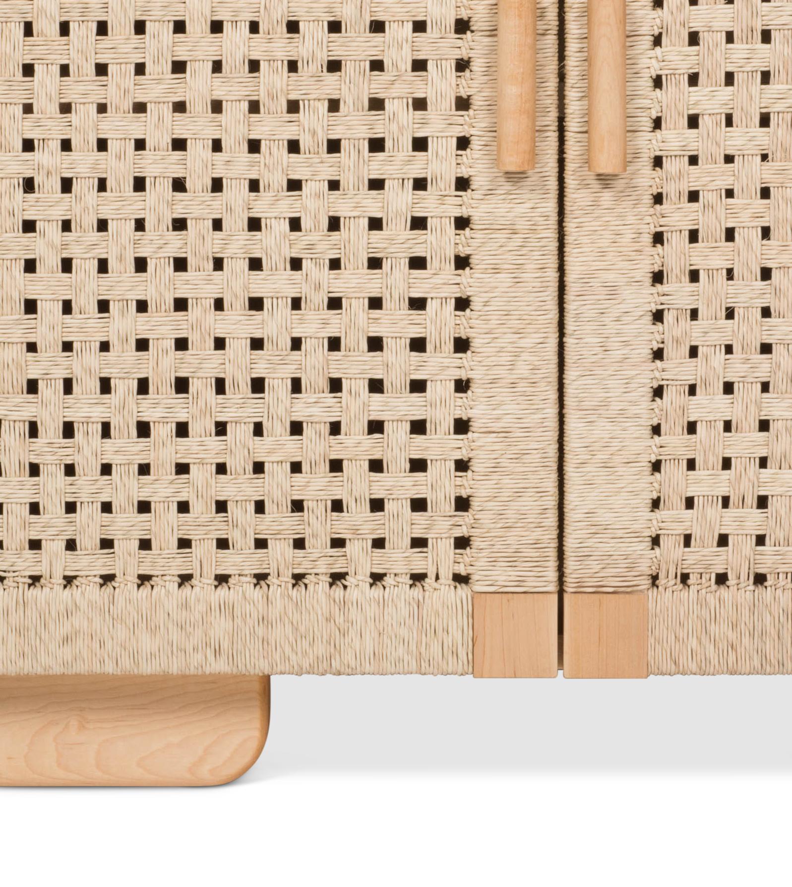 Credenza con ante in corda di palma intrecciata a mano di Michael van Beuren da LUTECA in vendita 4