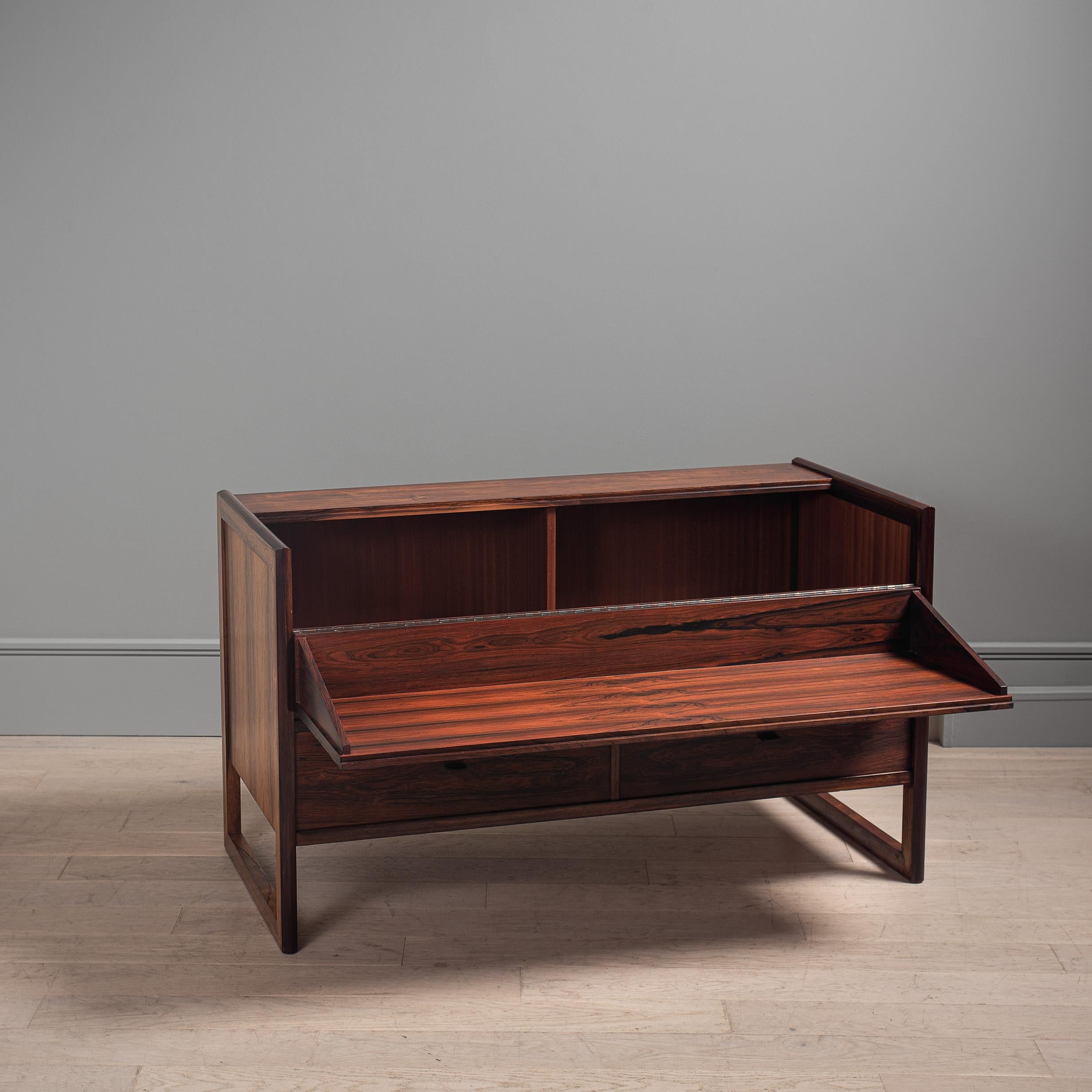 Midcentury Credenza Sideboard Chest For Sale 2