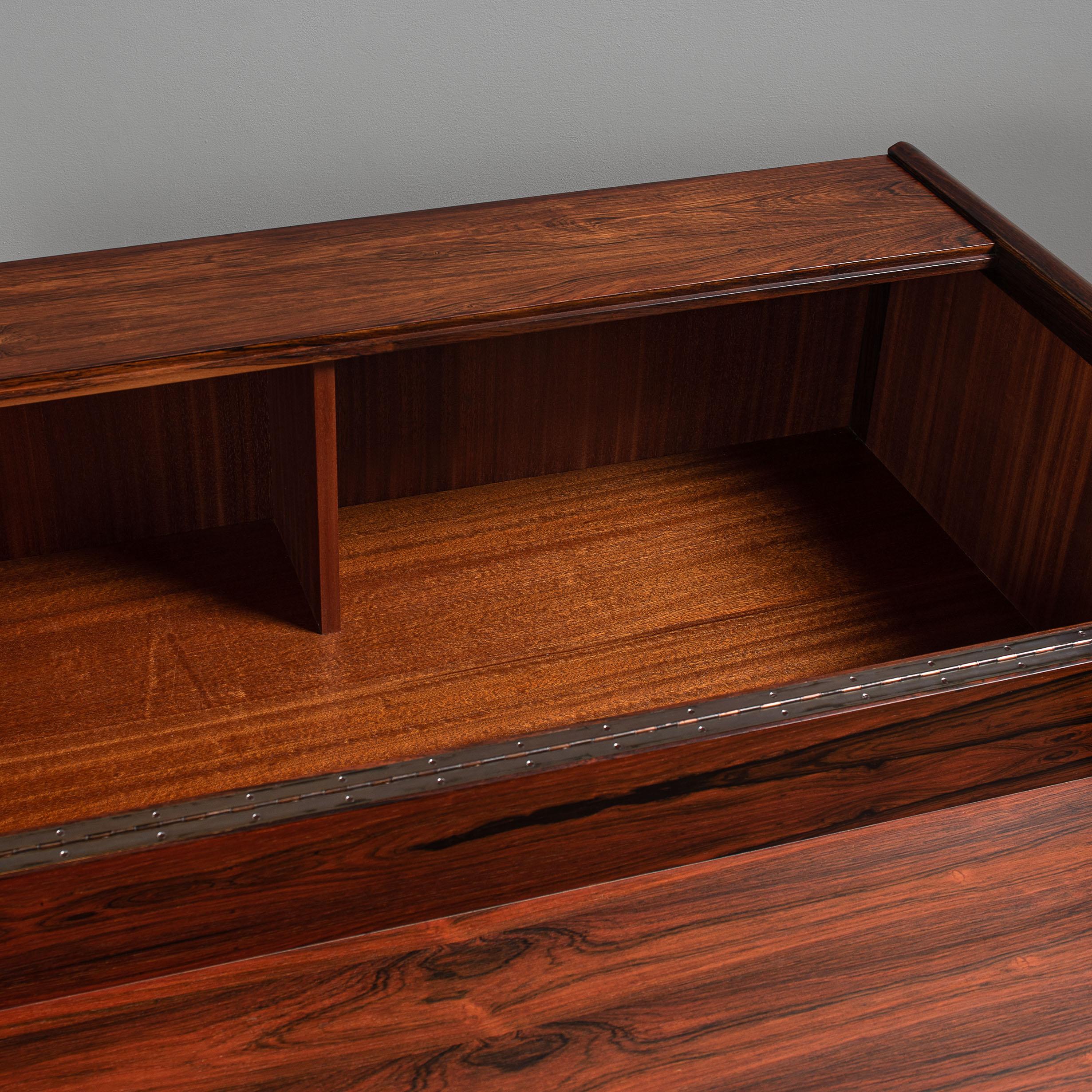 Midcentury Credenza Sideboard Chest For Sale 3