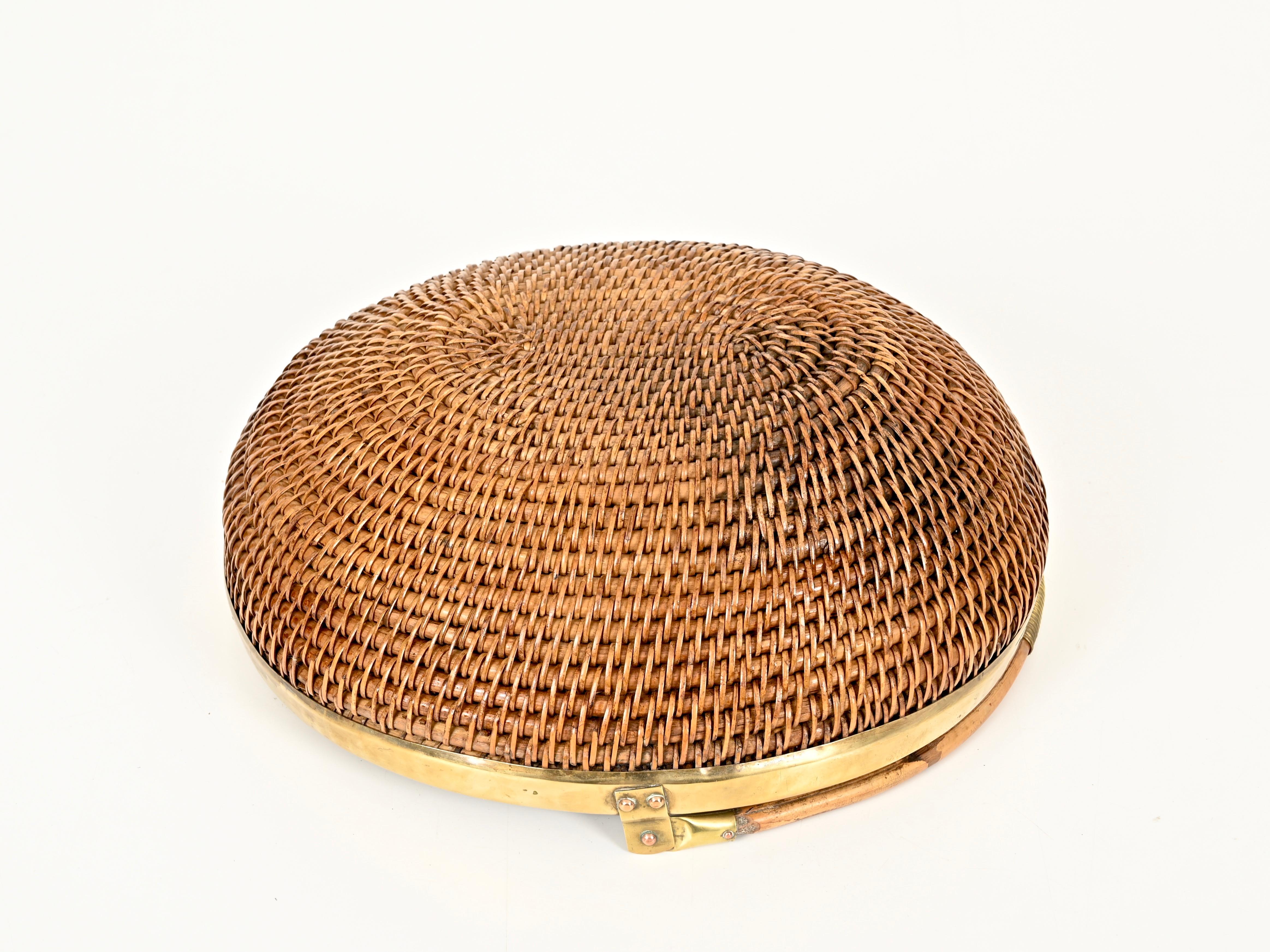 Midcentury Crespi Style Italian Centerpiece or Bowl in Rattan and Brass, 1970s For Sale 5