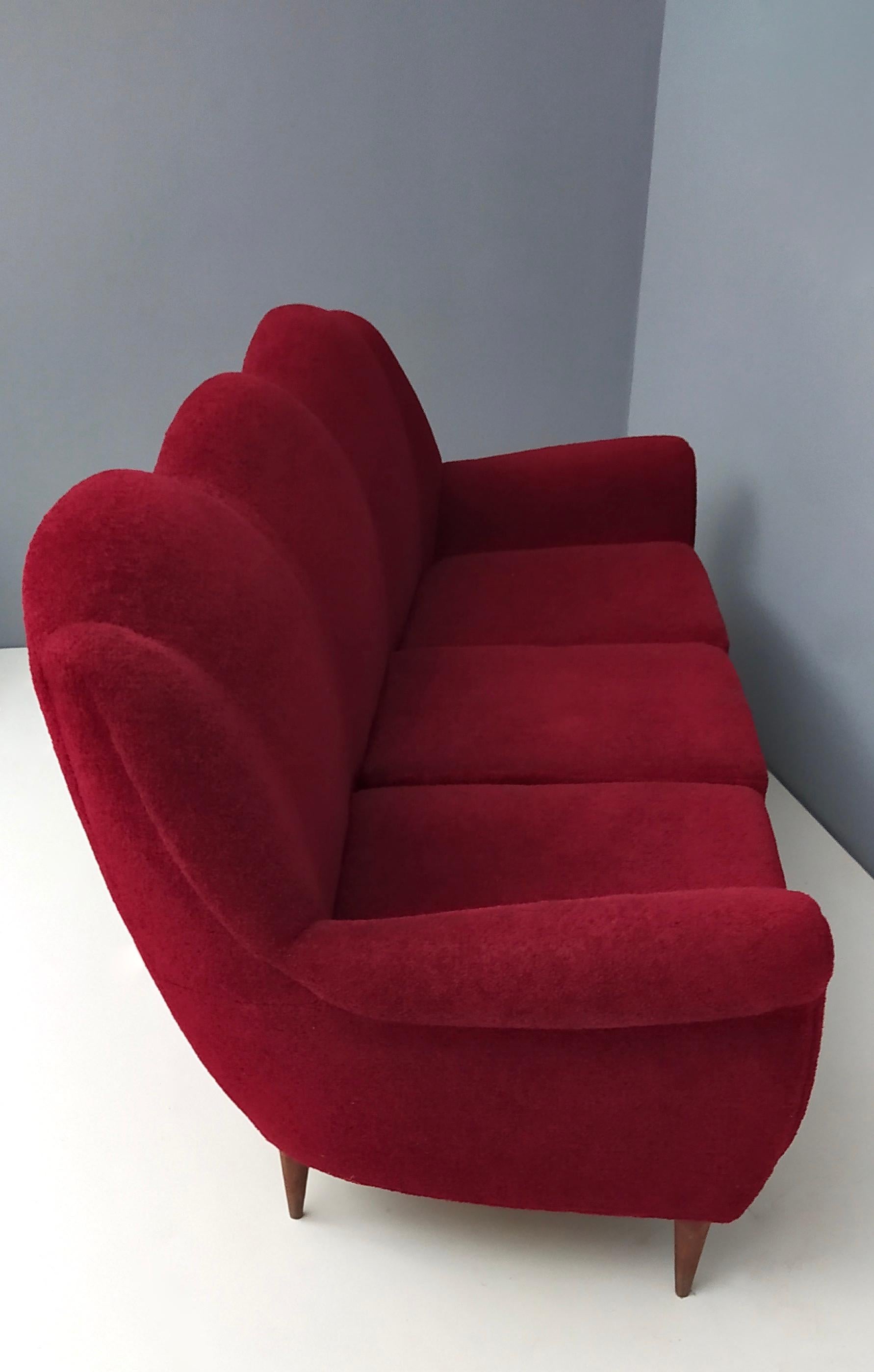 Mid-20th Century Midcentury Crimson Sofa by Gigi Radice for Minotti, Italy, 1950s