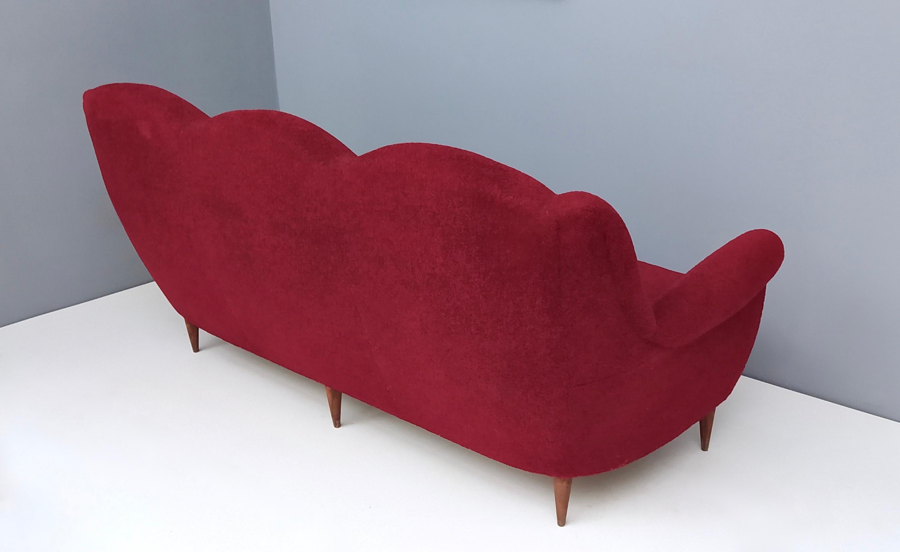 Fabric Midcentury Crimson Sofa by Gigi Radice for Minotti, Italy, 1950s