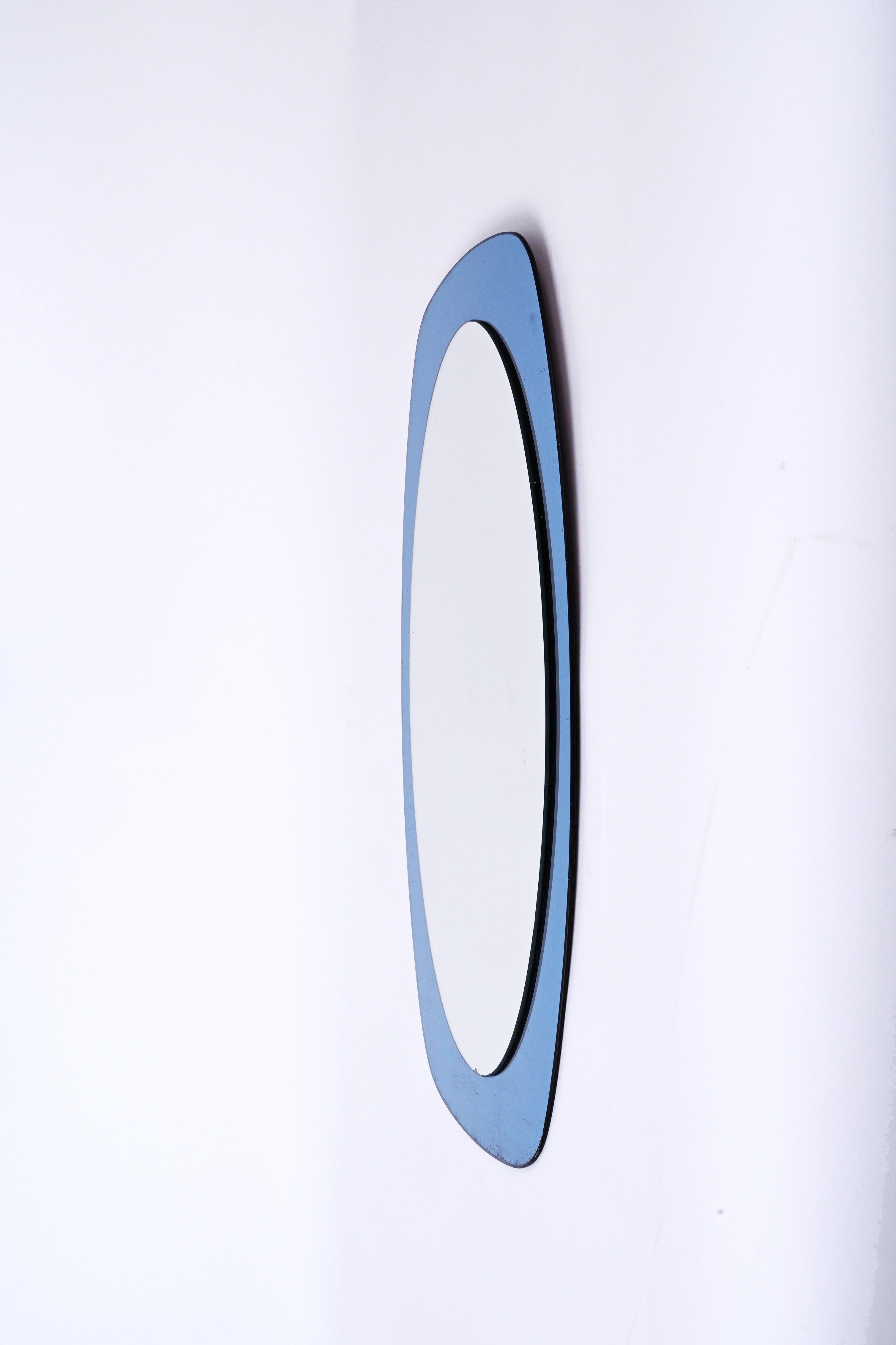 Mid-Century Cristal Art Oval Italian Wall Mirror with Blue Glass Frame, 1960s In Good Condition In Roma, IT
