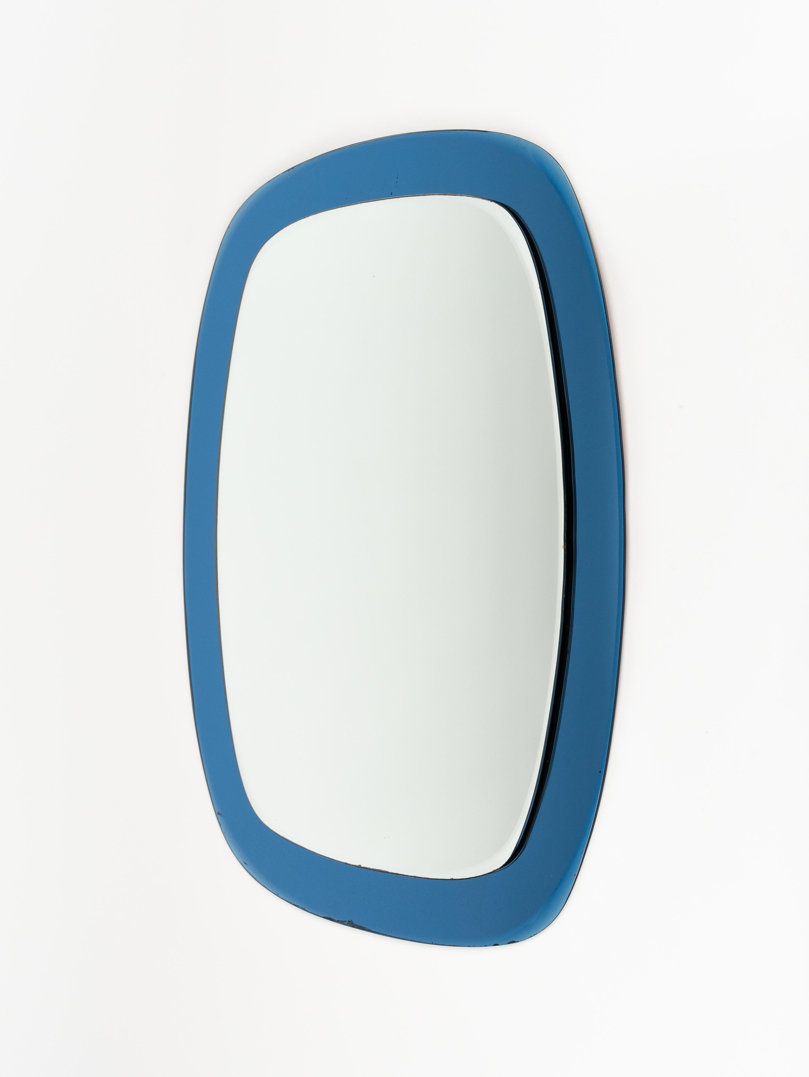 Midcentury Cristal Art Oval Wall Mirror with Blue Frame, Italy 1960s For Sale 4