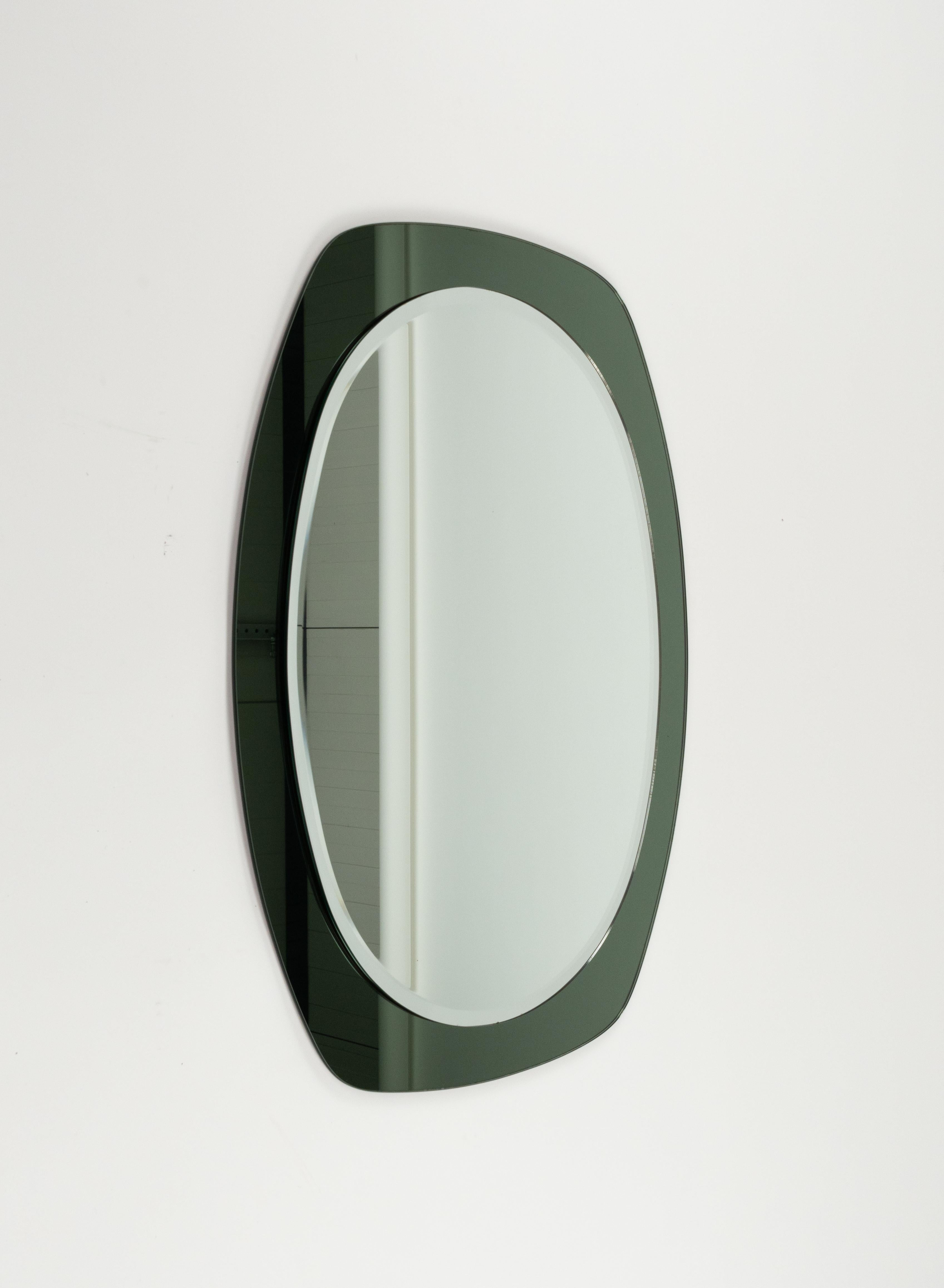 Midcentury Cristal Art Oval Wall Mirror with Green Frame, Italy 1960s For Sale 1