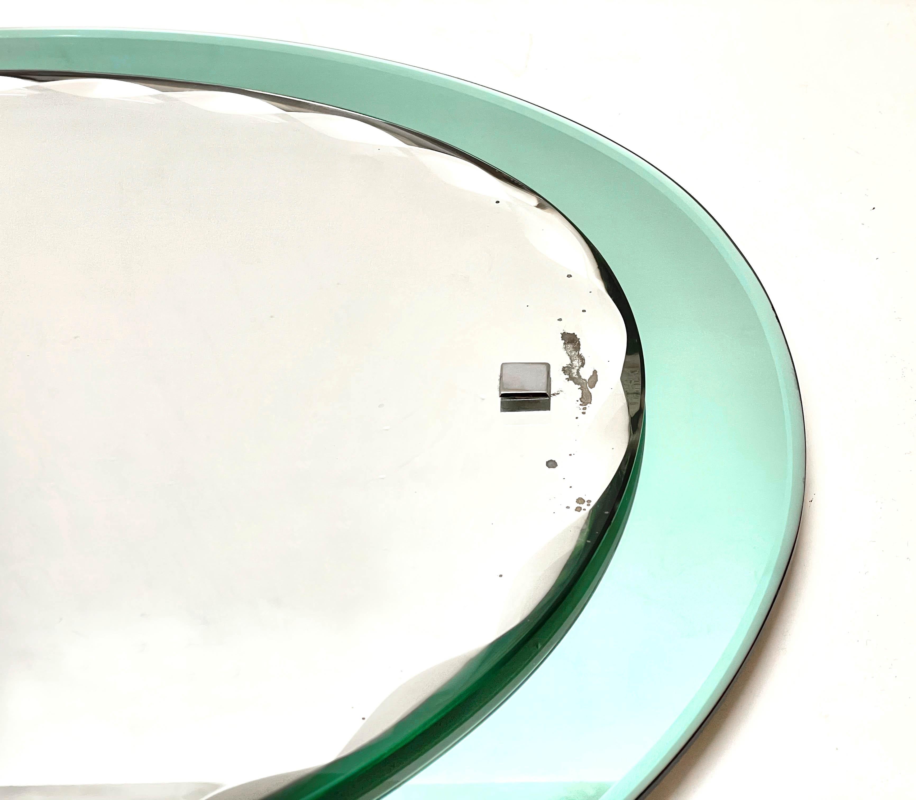 Italienischer Cristal Arte geschnitzter ovaler Spiegel aus der Jahrhundertmitte, gerahmt, Italien 1960er im Angebot 1