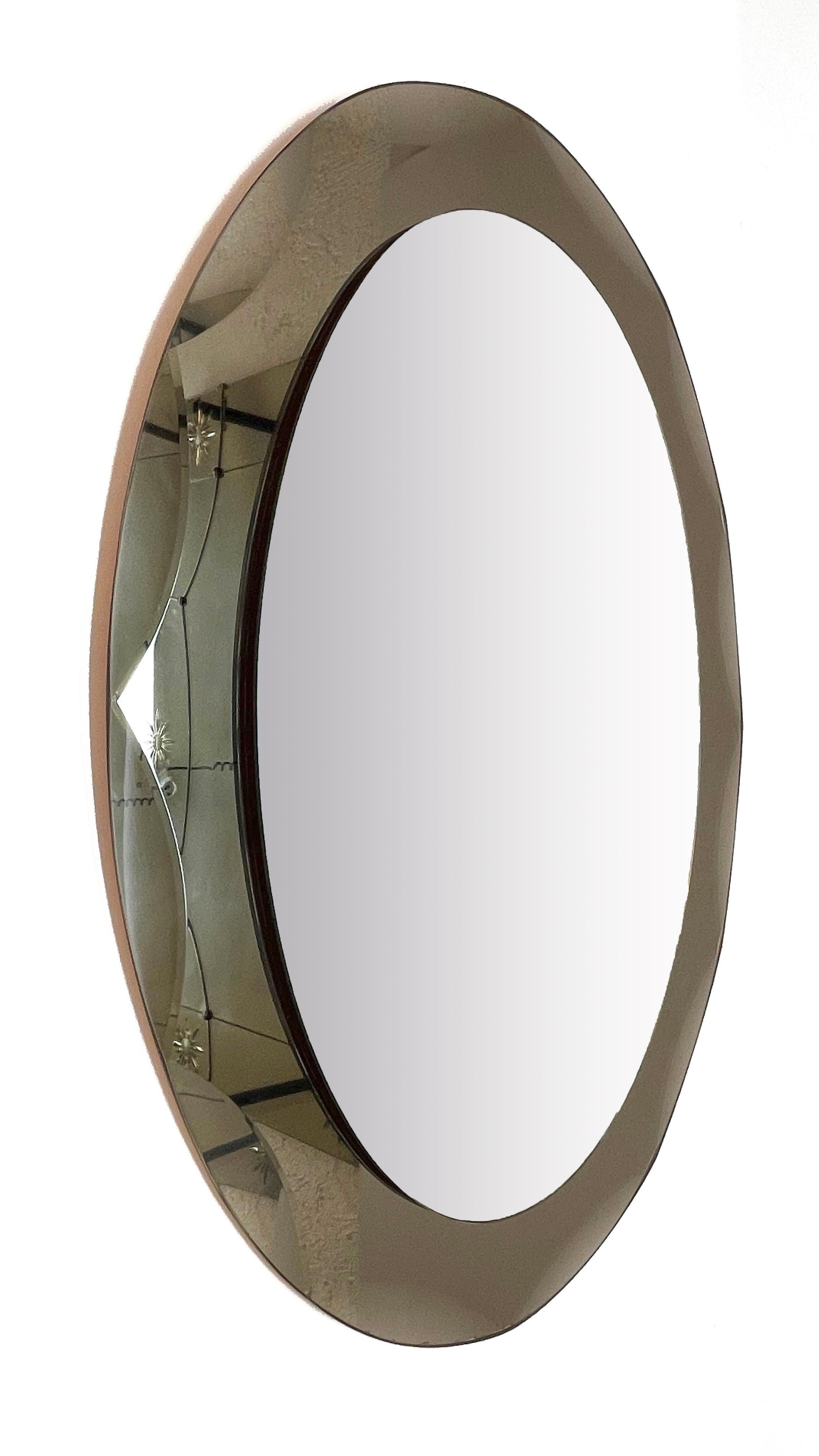 Cristal Arte Italienischer ovaler Spiegel aus der Jahrhundertmitte mit bronziertem Rahmen, 1960er Jahre (Mitte des 20. Jahrhunderts) im Angebot