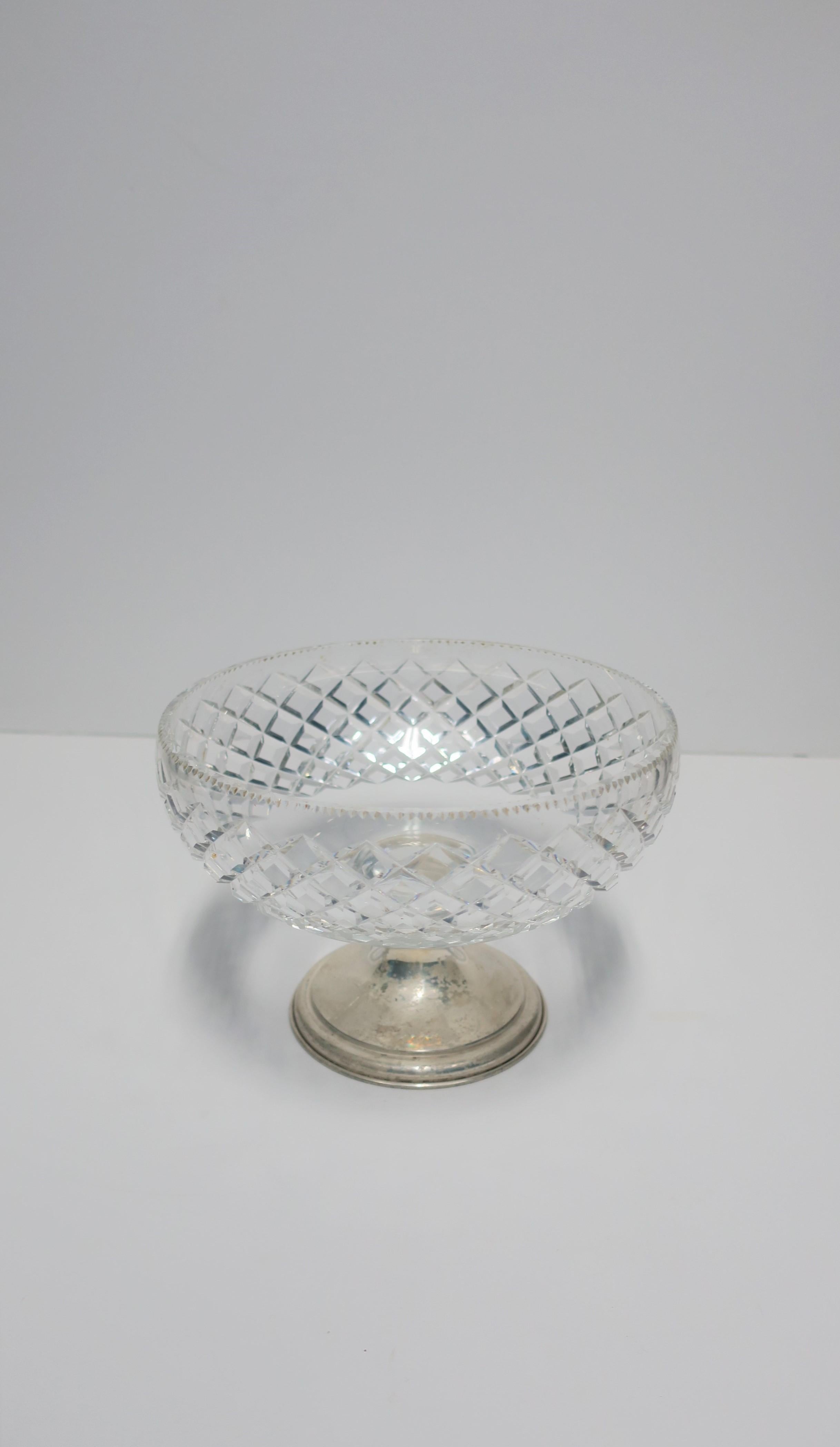 Compotier ou bol à pied en argent sterling et cristal de T. G. Hawkes & Co. Bon état - En vente à New York, NY