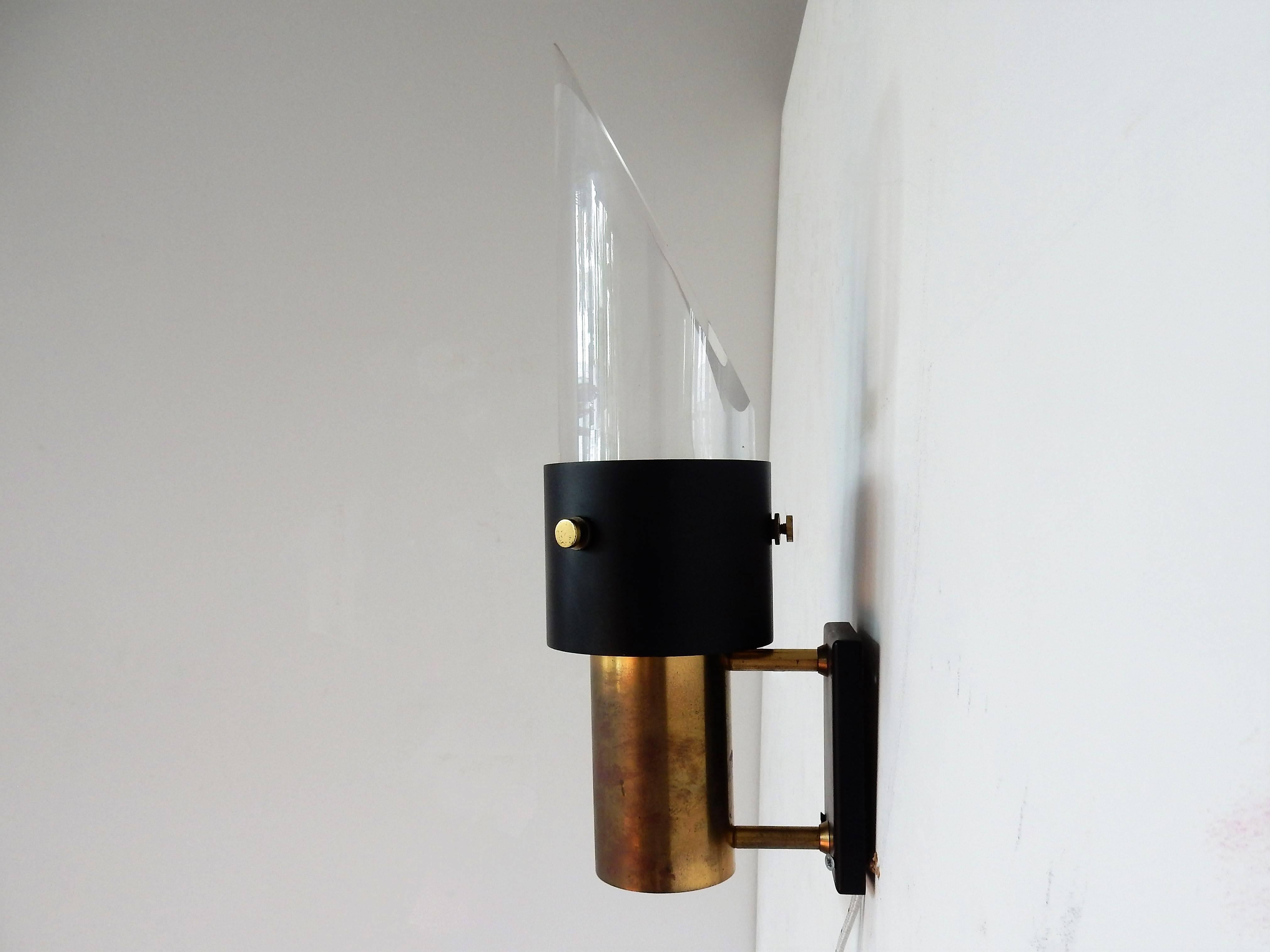 Late 17th Century Midcentury Crystal Glass and Brass 'Saga' Wall Sconce by Lyfa & Orrefors