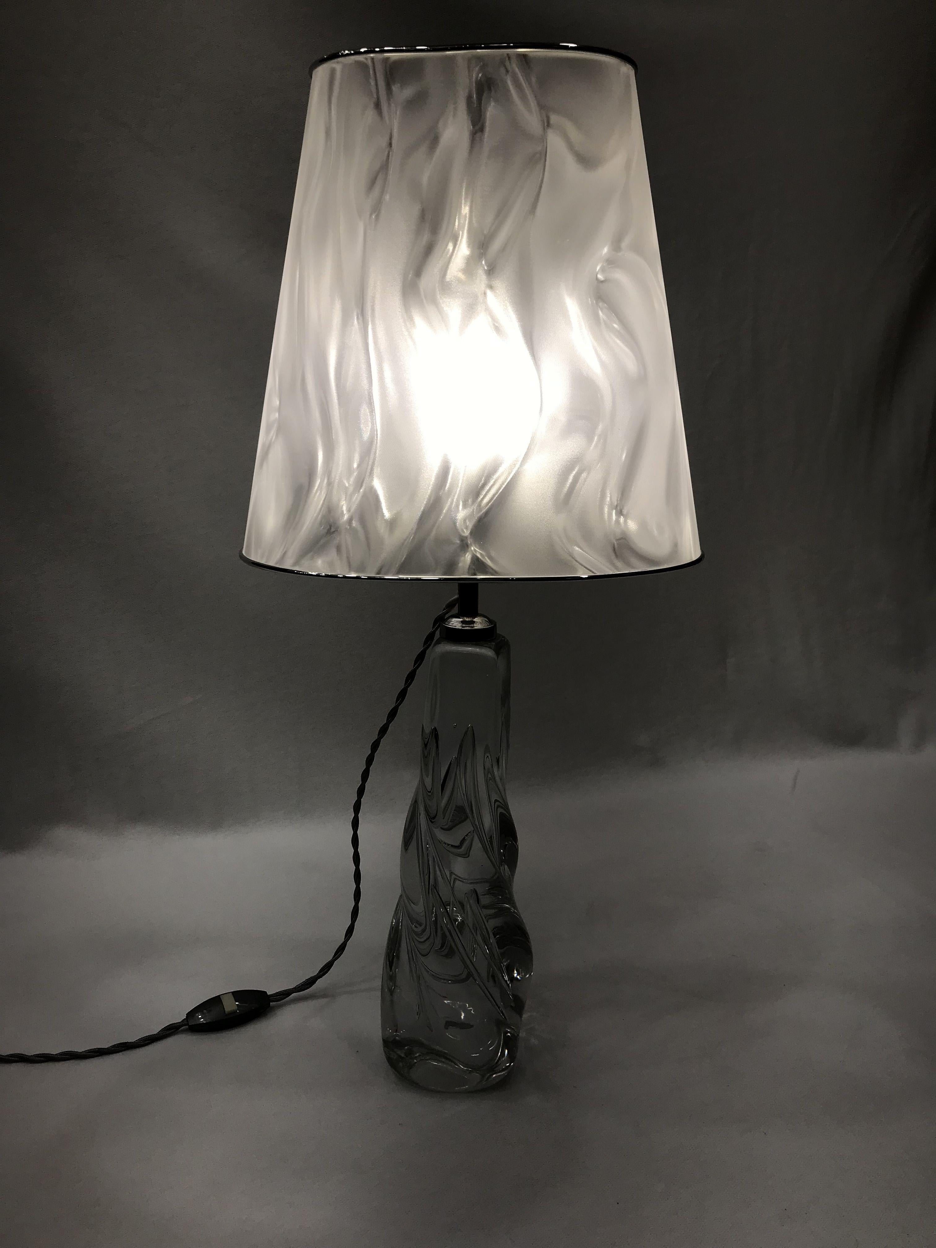 Mid-Century Modern Midcentury Crystal Lamp with Twisted Pattern signed Schneider France For Sale