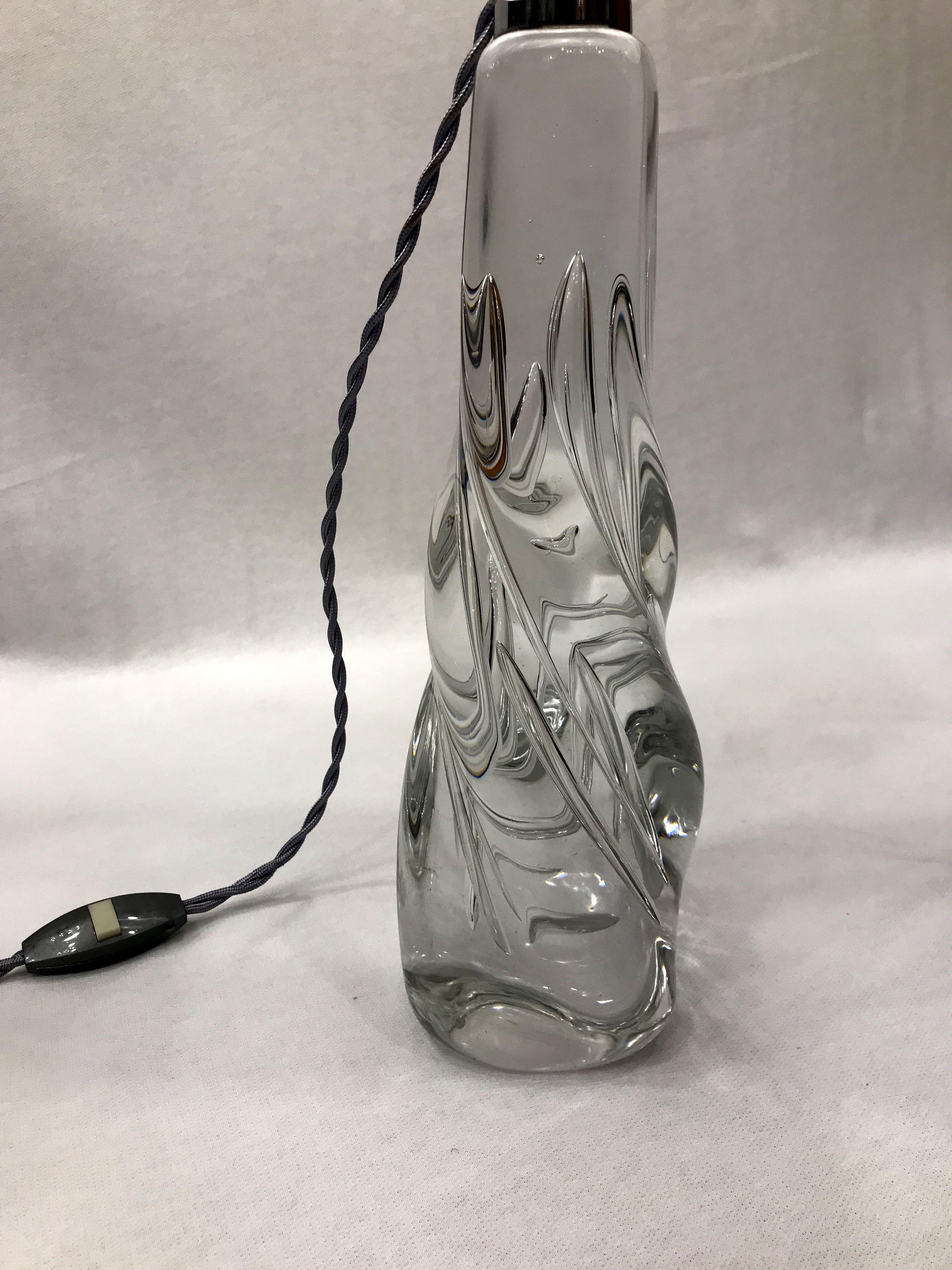 French Midcentury Crystal Lamp with Twisted Pattern signed Schneider France For Sale