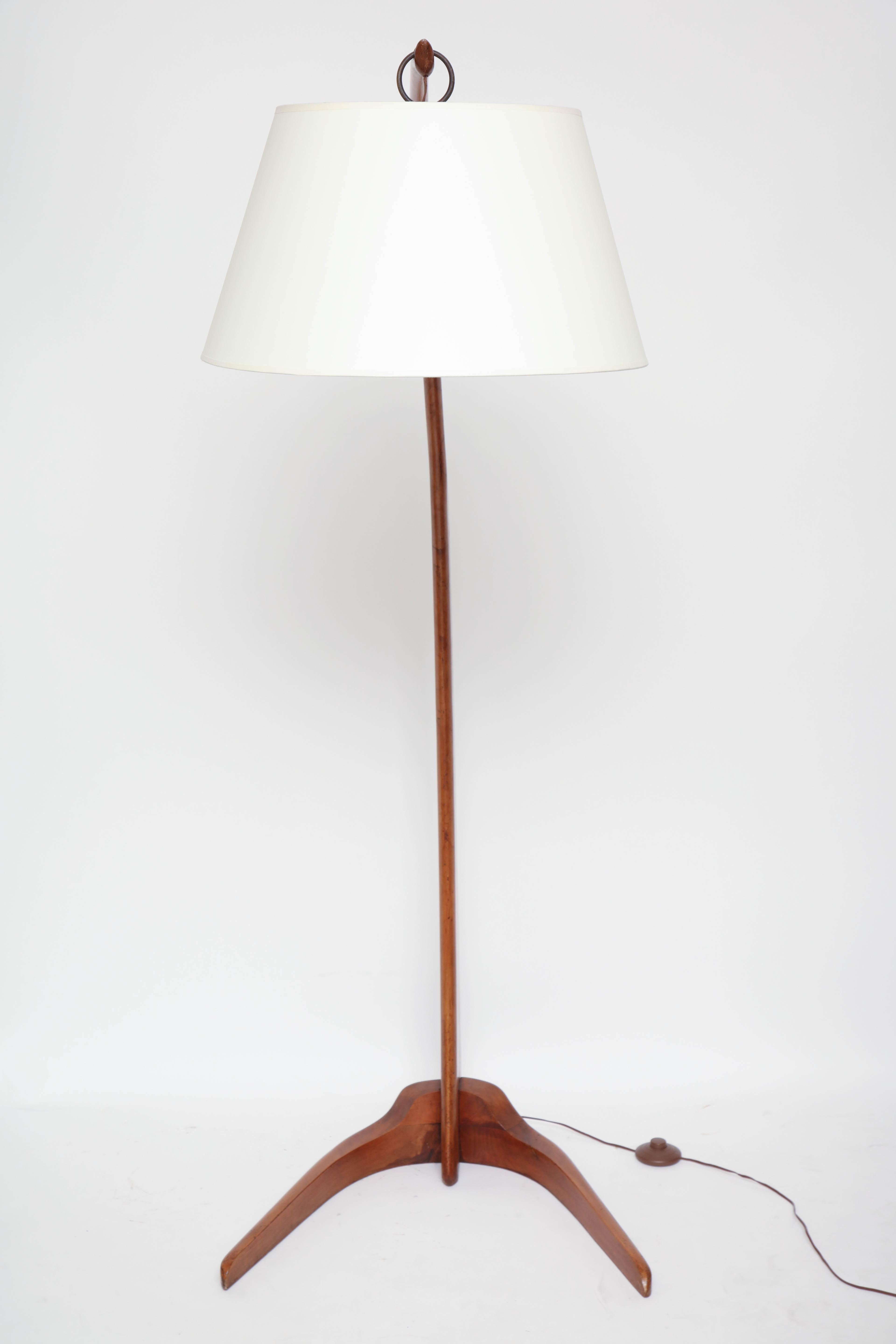 Midcentury Curved Cherry Wood Reading Lamp with Shade, Italy, circa 1950 2