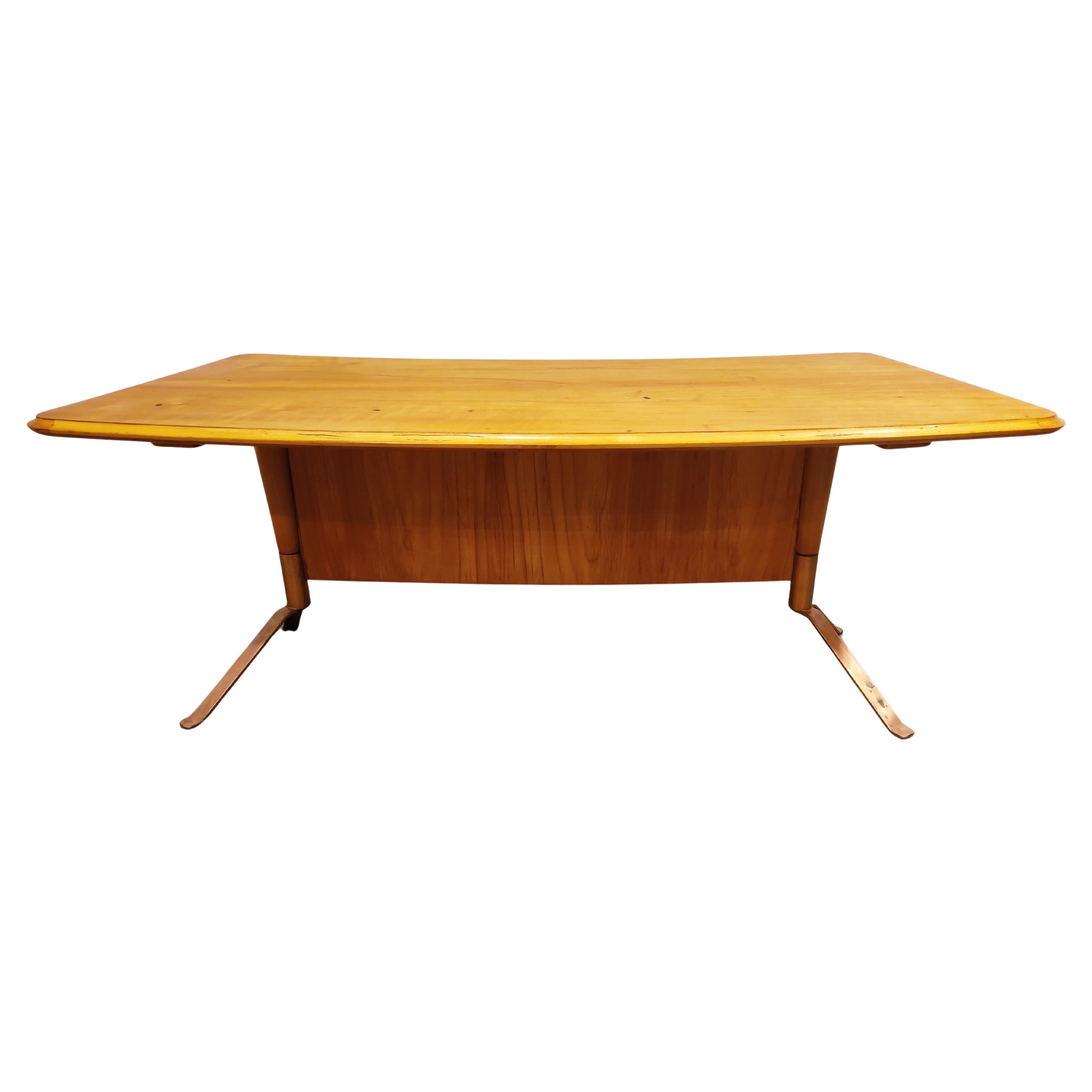 Geschwungener Couchtisch aus der Mitte des Jahrhunderts, 1960er Jahre im Angebot