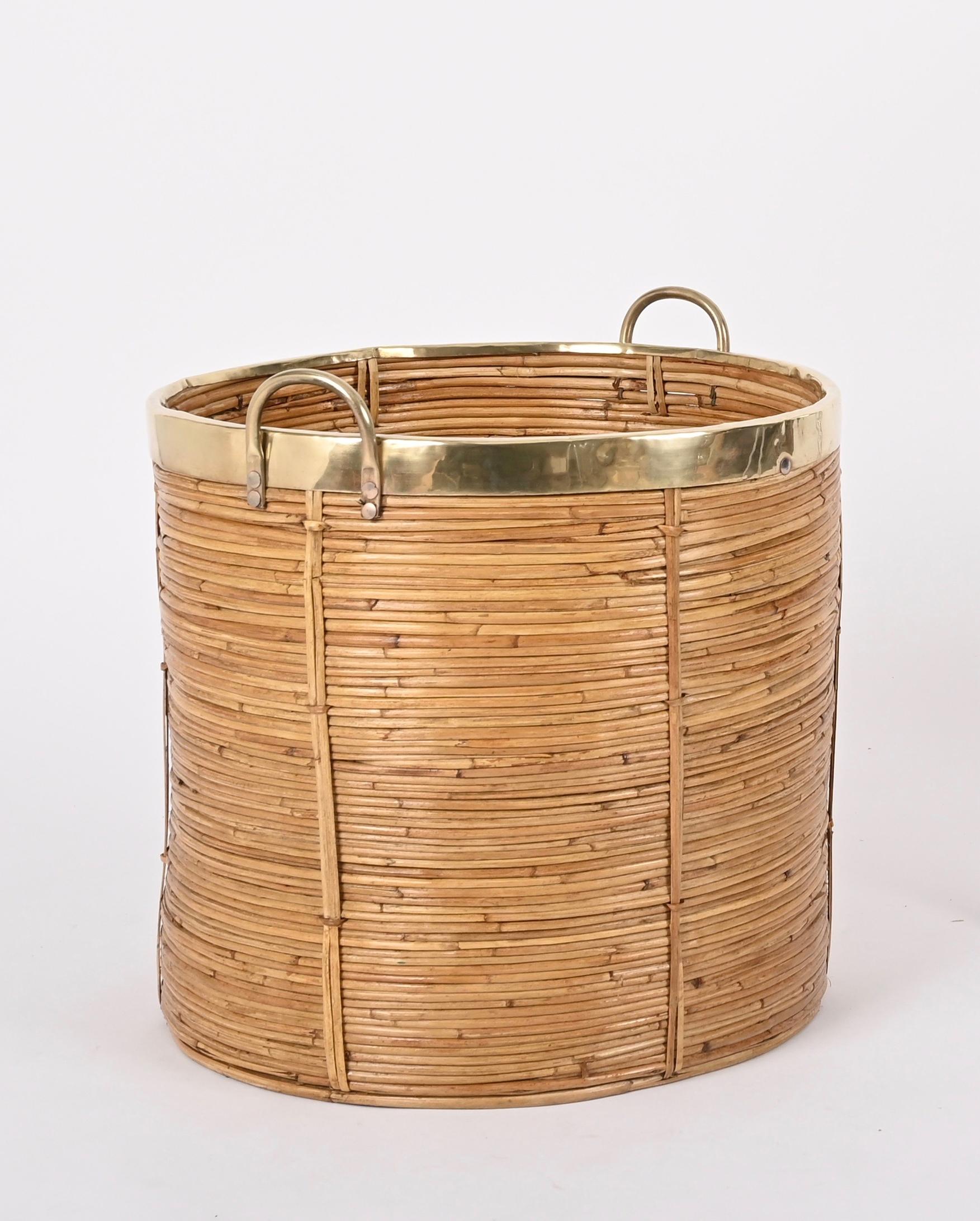 Midcentury Curved Rattan, Brass and Wicker Basket, Vivai del Sud, Italy 1970s For Sale 4