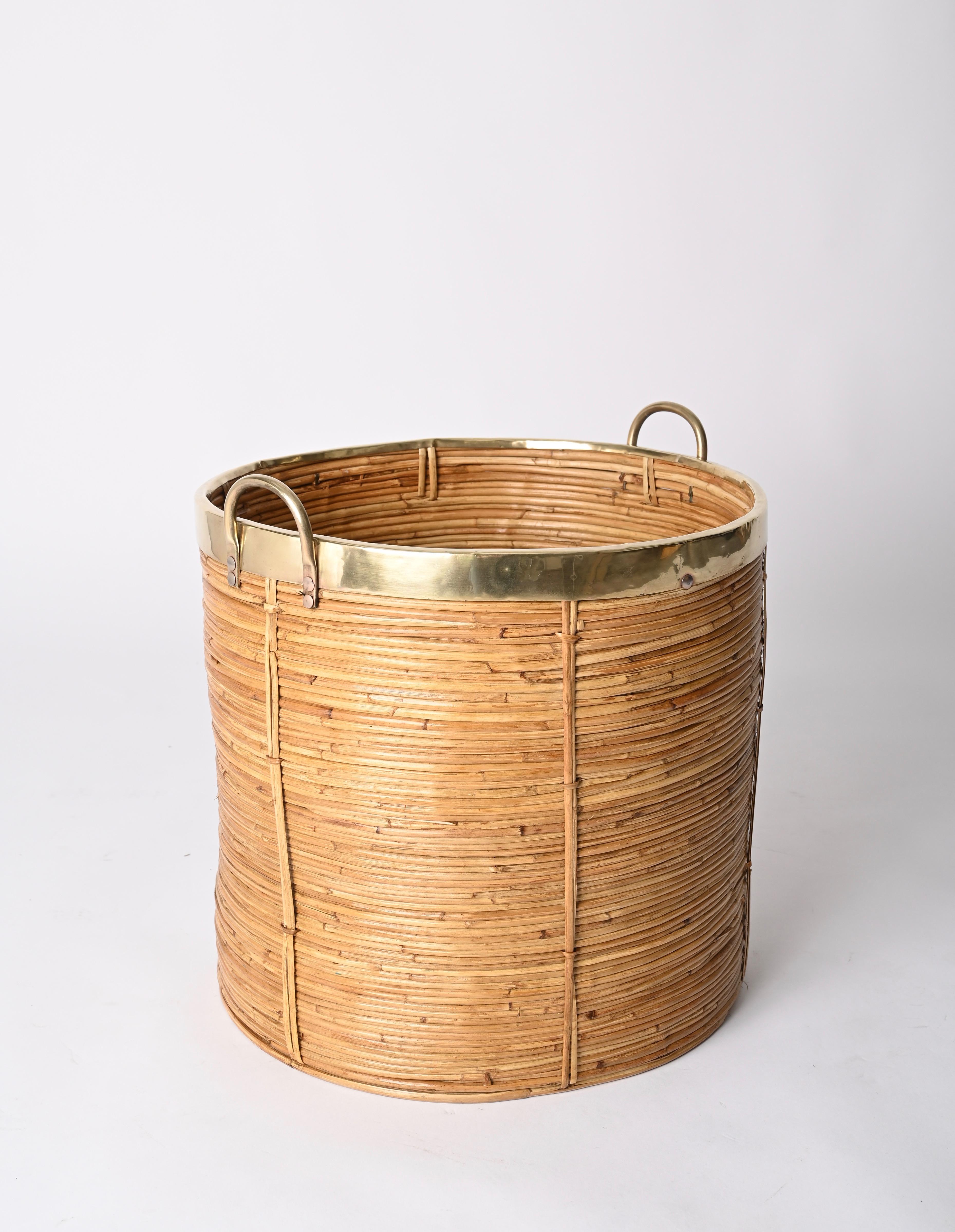 Italian Midcentury Curved Rattan, Brass and Wicker Basket, Vivai del Sud, Italy 1970s For Sale